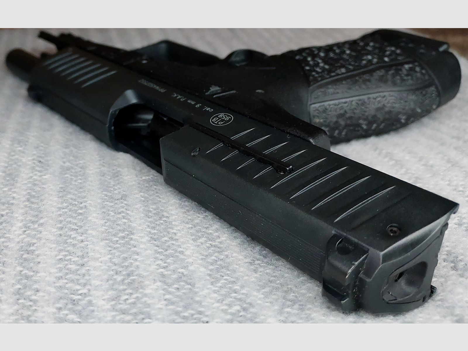 Walther PPQ M2 Schreckschuss Pistole 9mm P.A.K. schwarz (PTB 958) mit 2 Magazinen