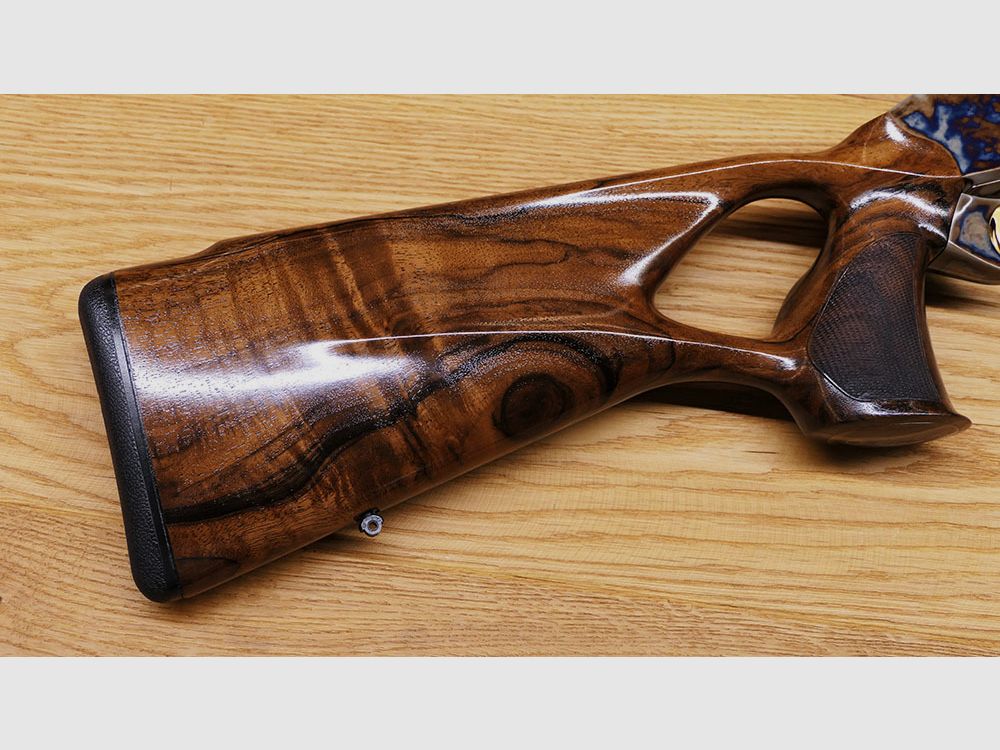 Blaser R8 loopstock met gekleurde hardening / staal systeem / glanzende afwerking / DROOM VAN HOUT EN STAAL