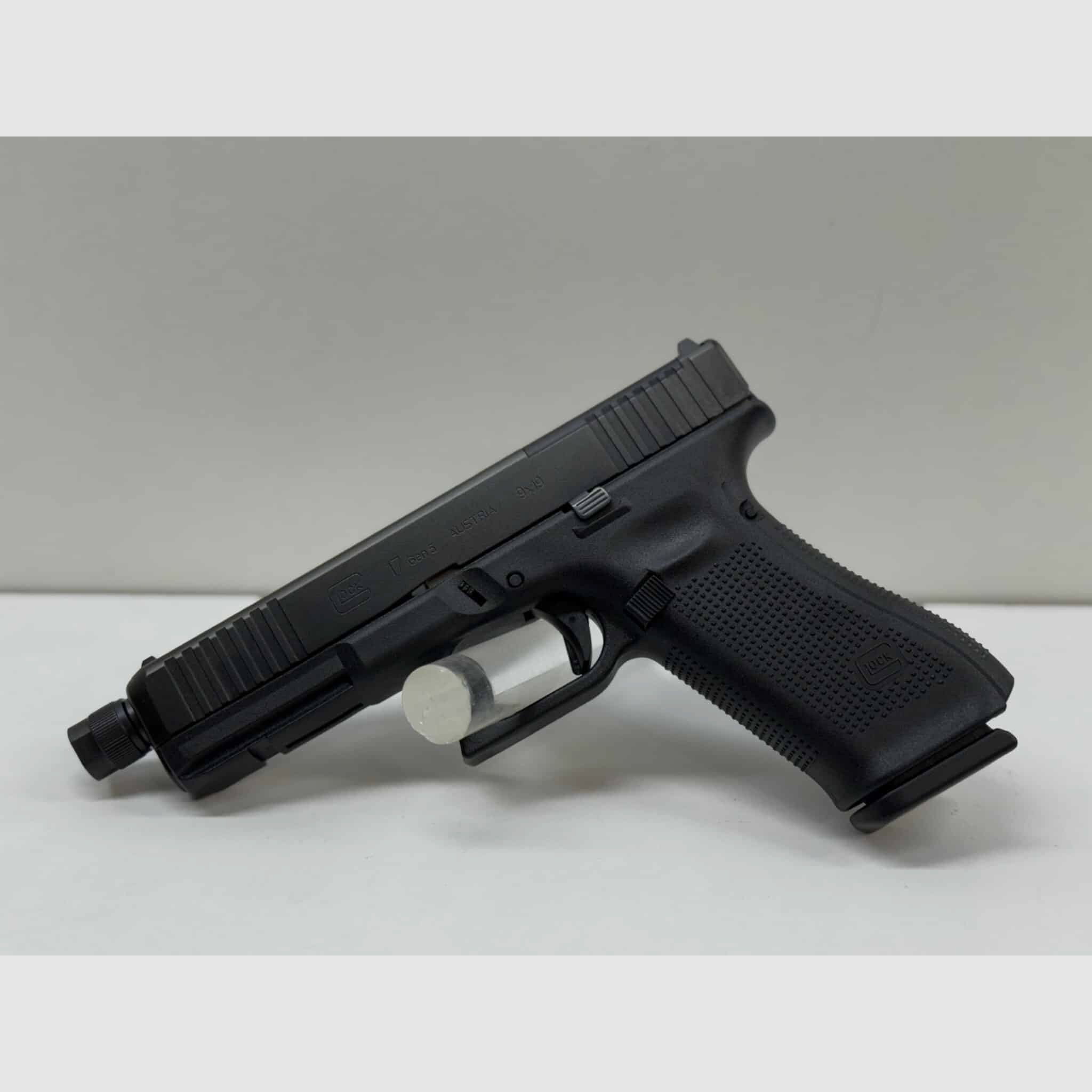 Glock 17 Gen5 M.O.S. FS FXD con canna filettata, immagine 7 di 7