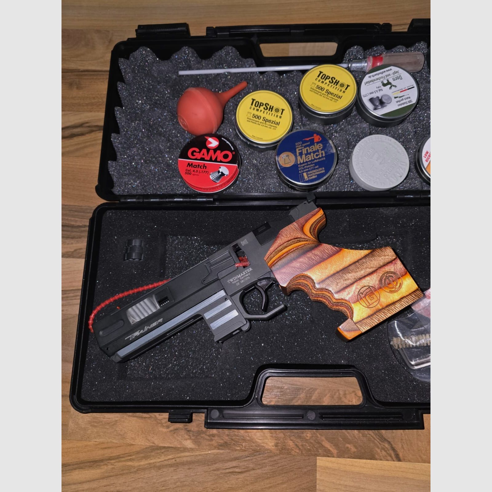 Twinmaster Traine mit Holz Schaft 4,5mm und viel Zubehör  VB Preis 