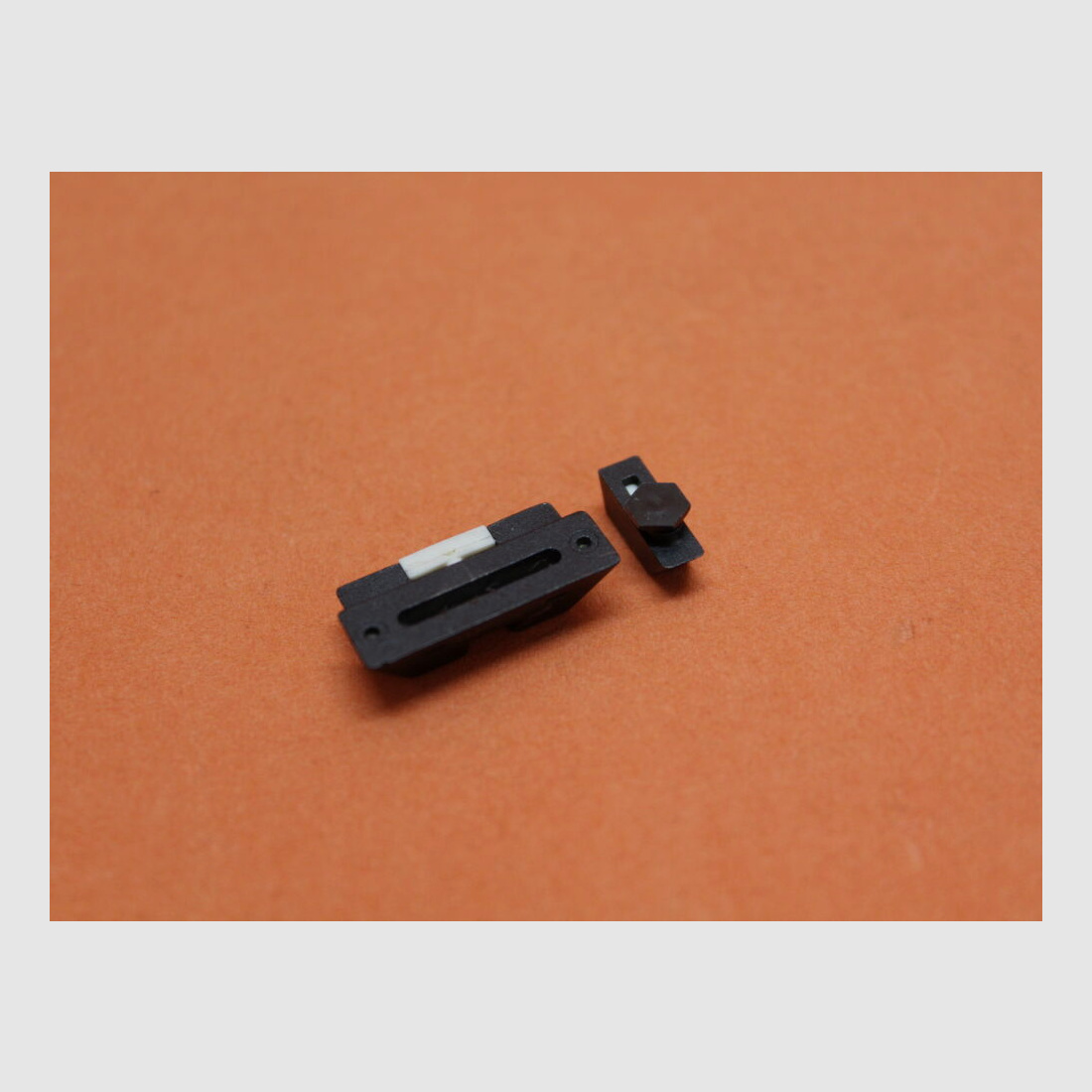 Glock Glock (-Gen4): Steel sights fixed contrast rear sight/front sight (6.1mm)