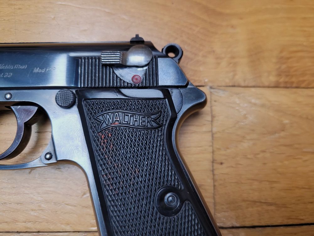 Sehr schöner Walther PP Pistol – Seltenes Kal. 22LR in der Herstellung Walther Zella-Mehlis – Waffe aus Anfang 1938 – Zivil – Wunderschöne Originalbrünierung zu 97% – Neuer Spiegel-Lauf – TBE +, Bild 4 von 17