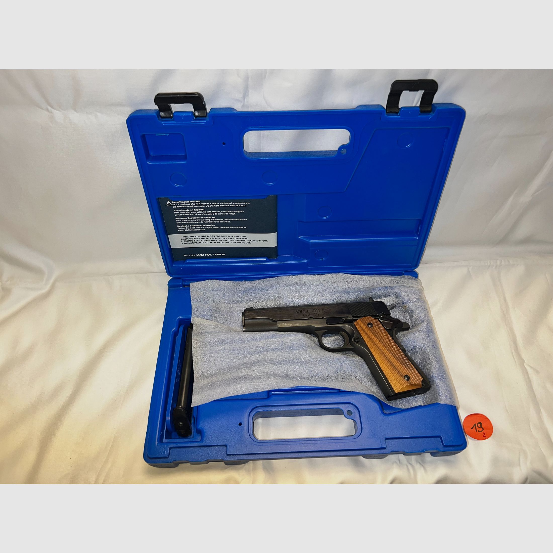 Springfield Armory 1911-A1 .45 Auto – pistol Cat. B, case + magazine – inherited firearm Vorarlberg, image 2 of 6