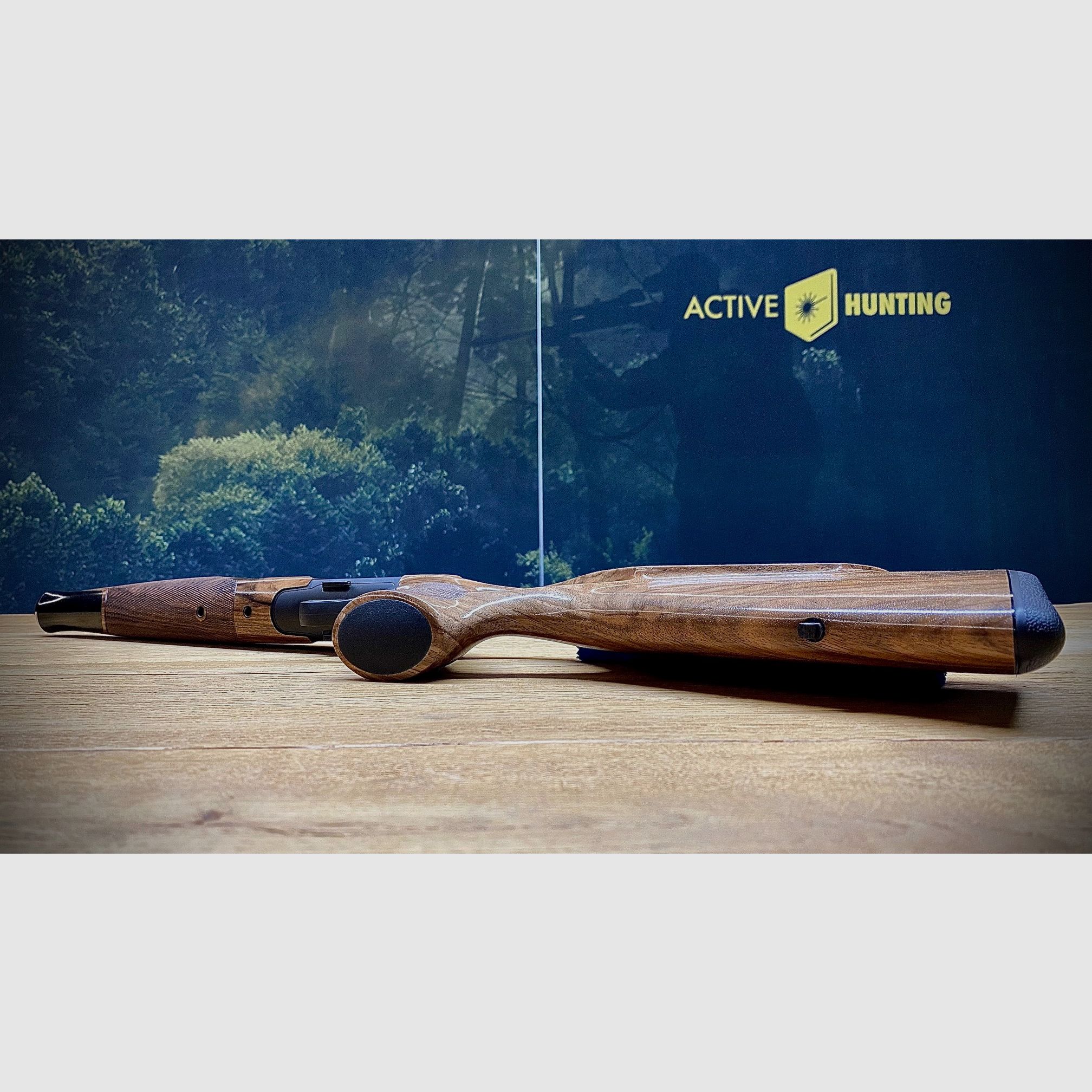 Blaser R8 Success Schäftung / Holzklasse 4 / R8 Logo in Gelb / top Holz absolute Gelegenheit