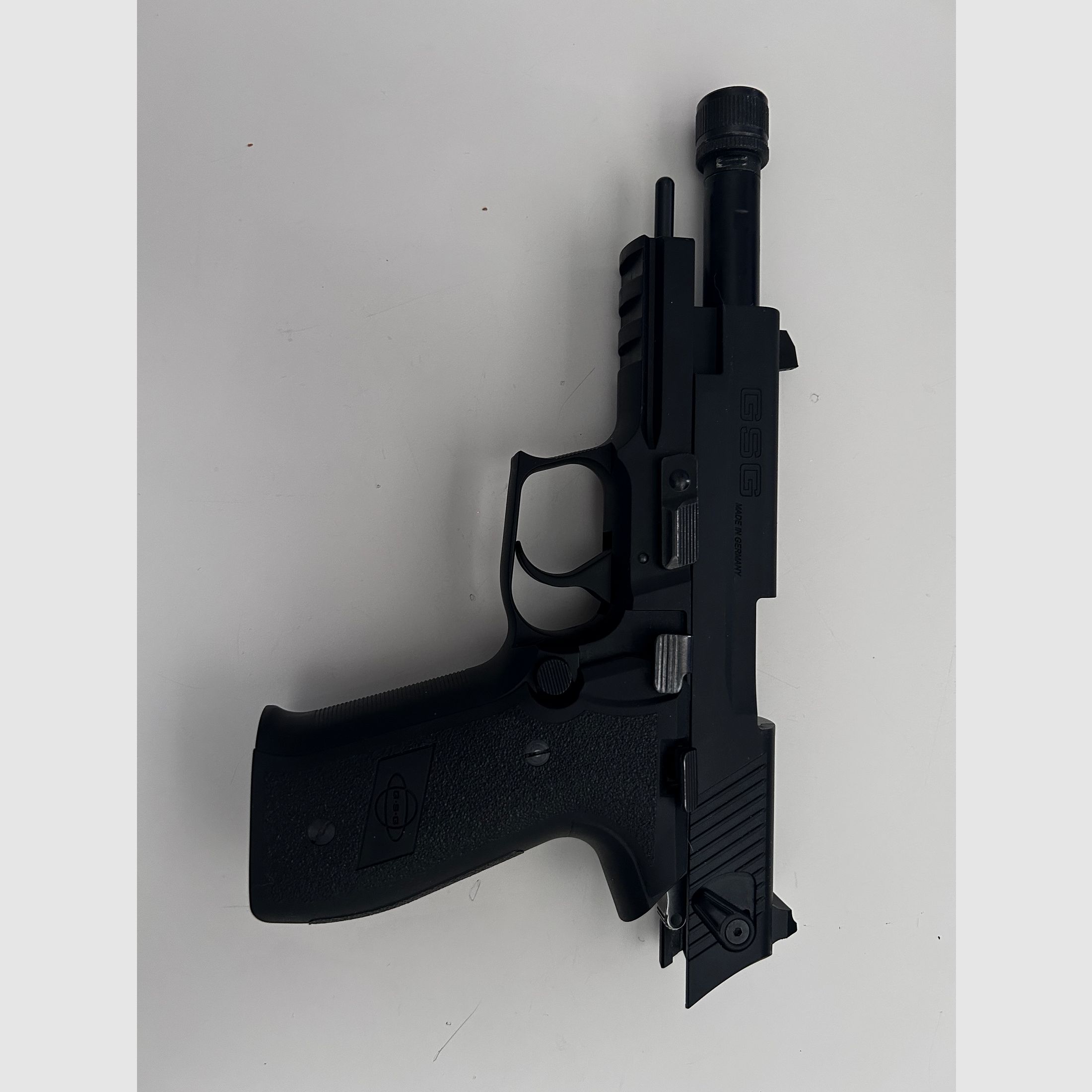 GSG Firefly .22lfb mit 4 Magazinen 