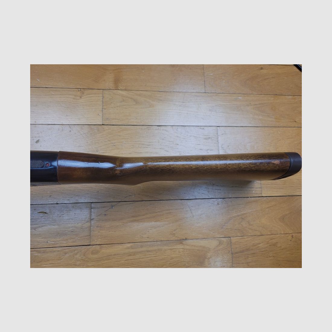 Super Vorderschaftrepetierer Mossberg 500ATP « Persuader » – Kaliber 12/76 – Waffe von 1982 – Lauf von 47cm – 5 Schuss – Schaft und Pumpen aus schönem Nussbaum – ambidextre Sicherheit – 100% made in USA – Eines der besten « Pumpen » – TBE, Bild 18 von 23
