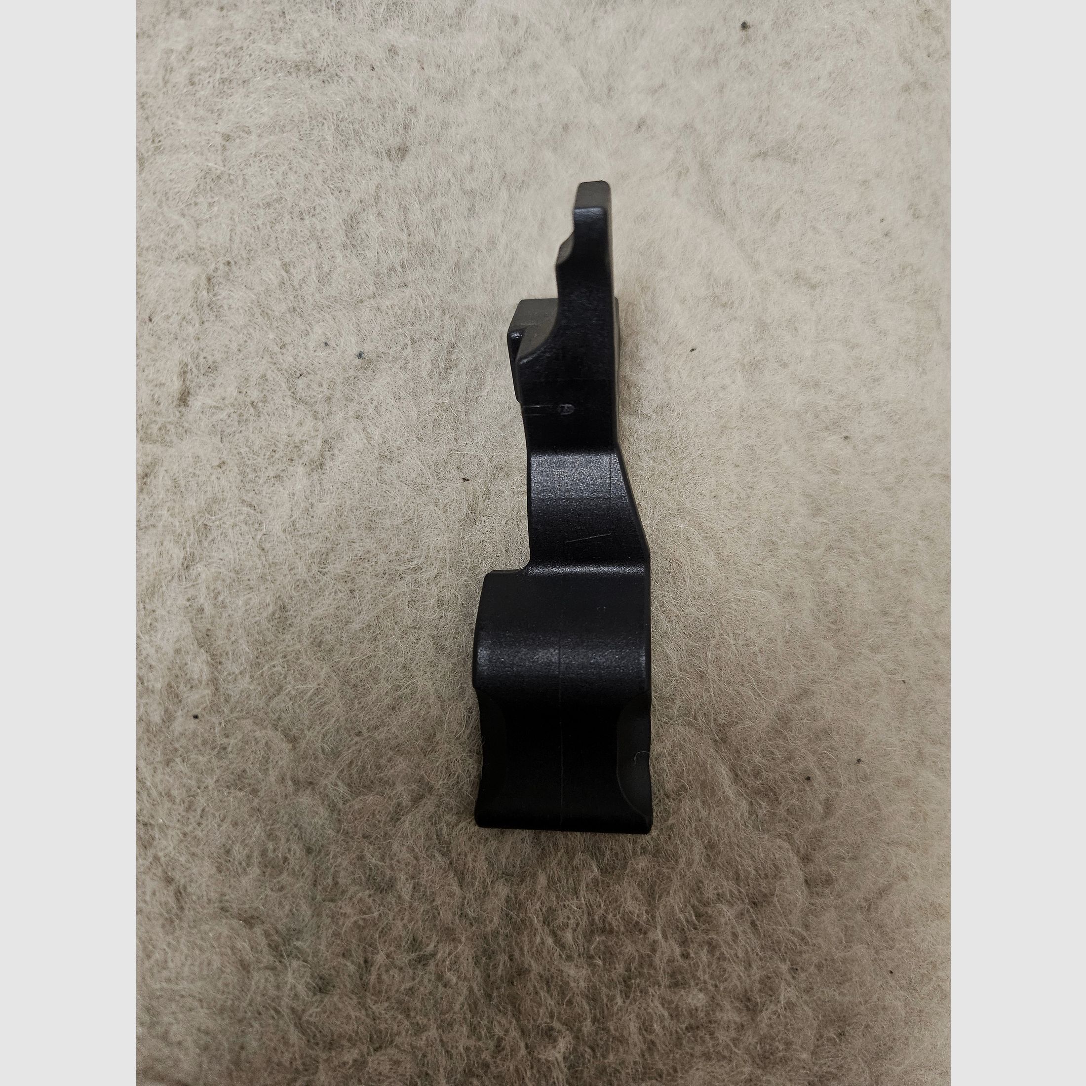 Neuer original Ruger 10/22 vergrößerter Magazinlösehebel 90598