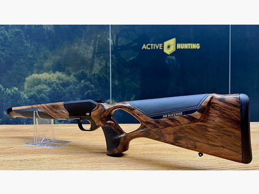 Blaser R8 Success Leder Schaft mit System / Holzklasse 6 / Leder schwarz / Goldelemente