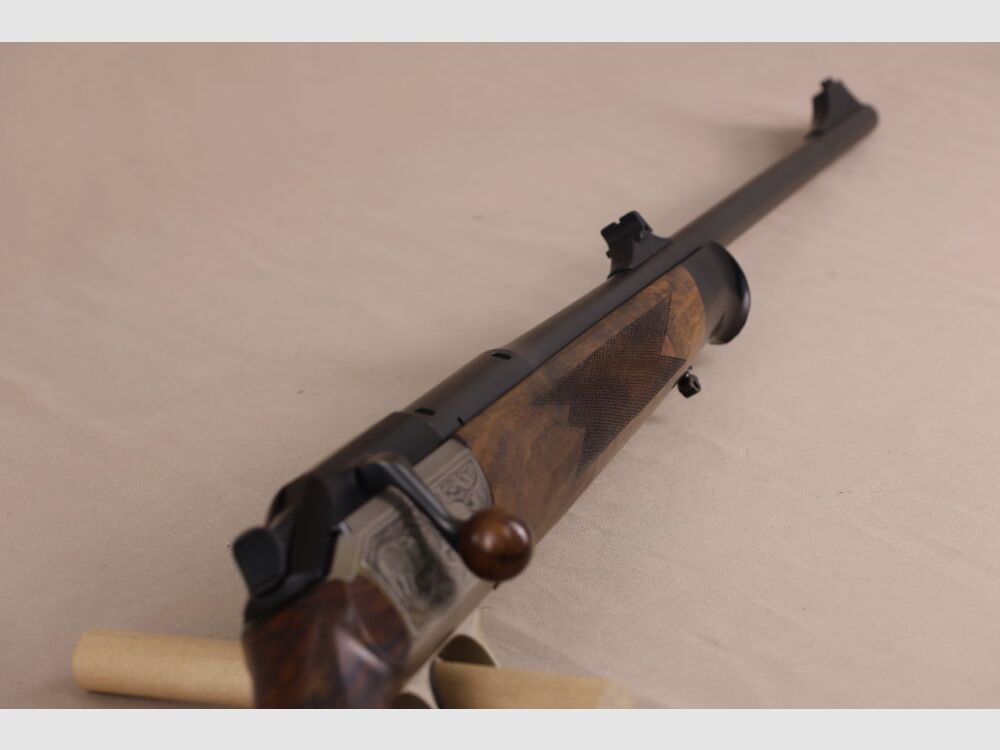Blaser R93 // toll gemasertes Schaftholz // Holz-Kammergriffkugel
