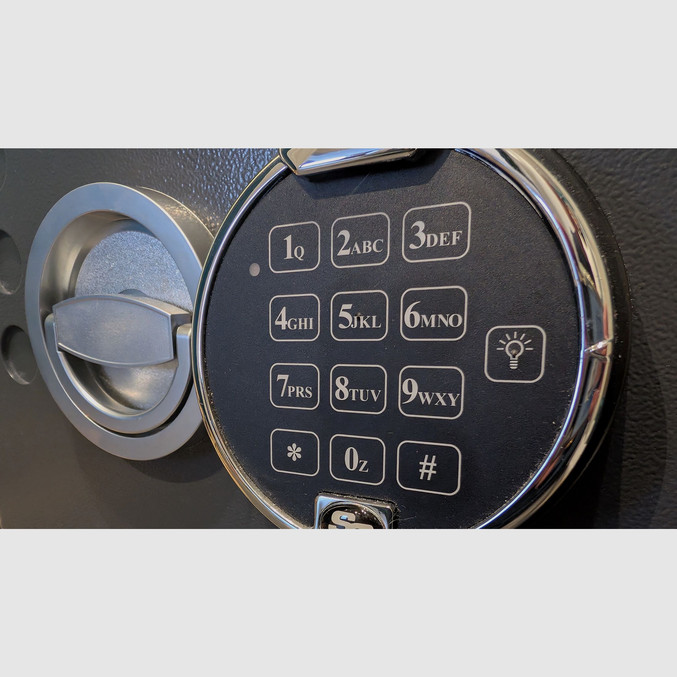 Kurzwaffenschrank KWT 800 Grad 0 mit Zahlenschloss von Eisenbach NEUWERTIG!!!