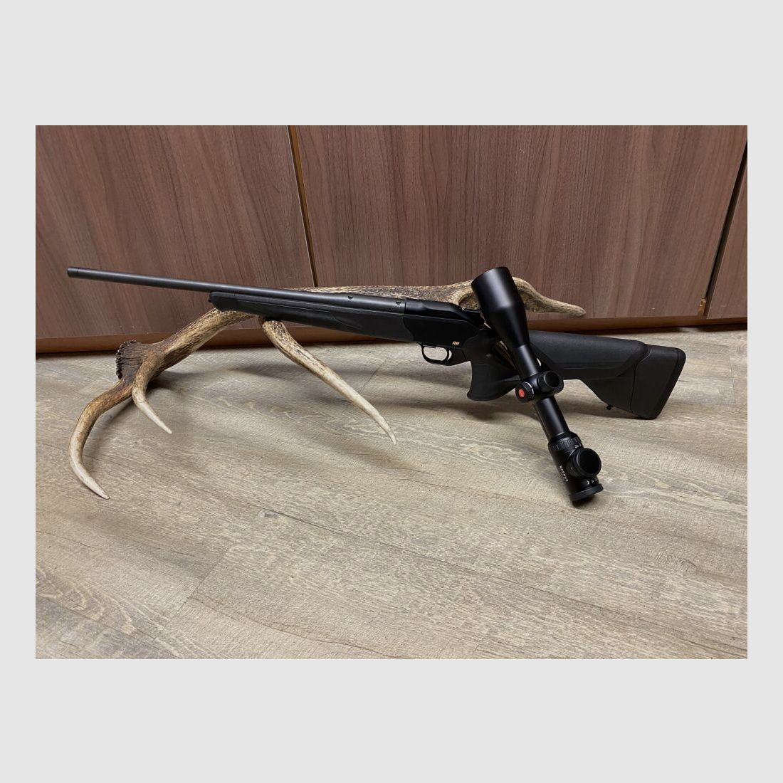 Blaser R8 Ultimate, mit Leica Magnus 2,4-16x56 i, mit Schiene