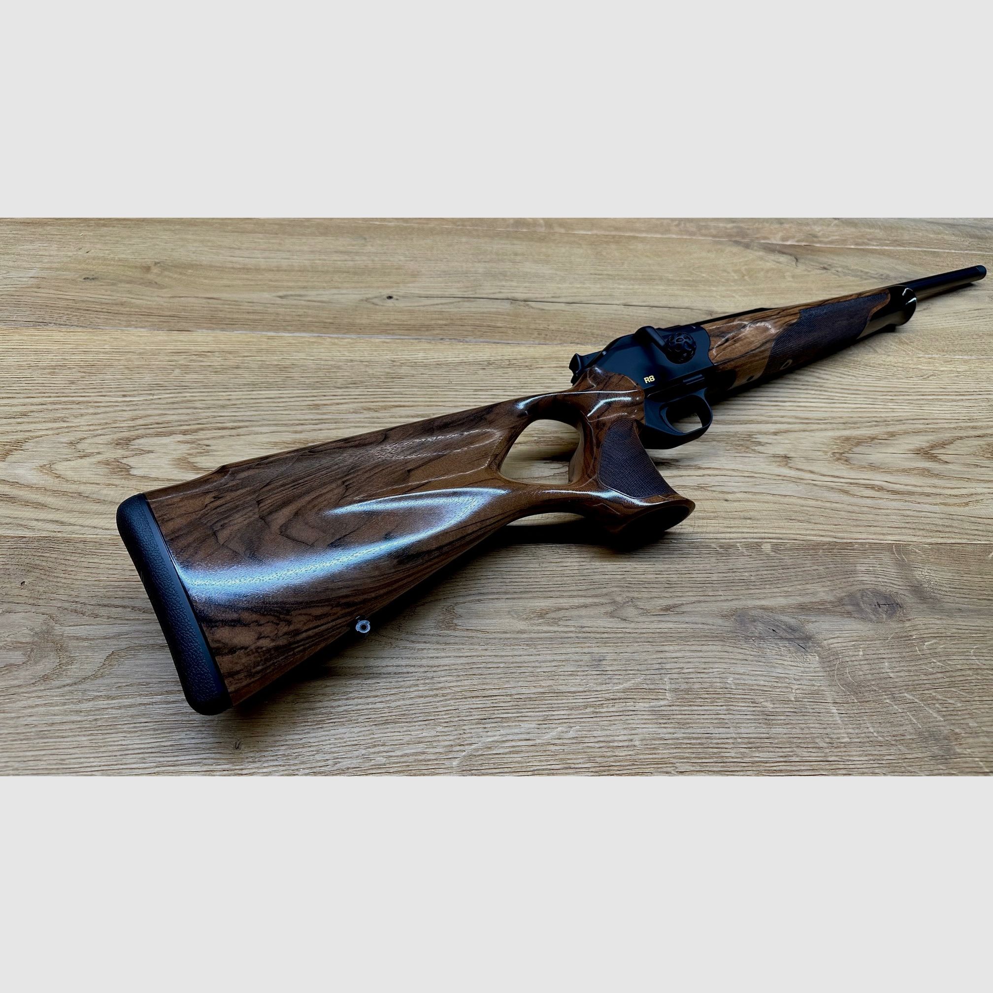 Blaser R8 Success / HK 4 / Lochschaft / gekürzter Lauf / M15x1 / Kaliber nach Wahl / AH Kammergriffkugel