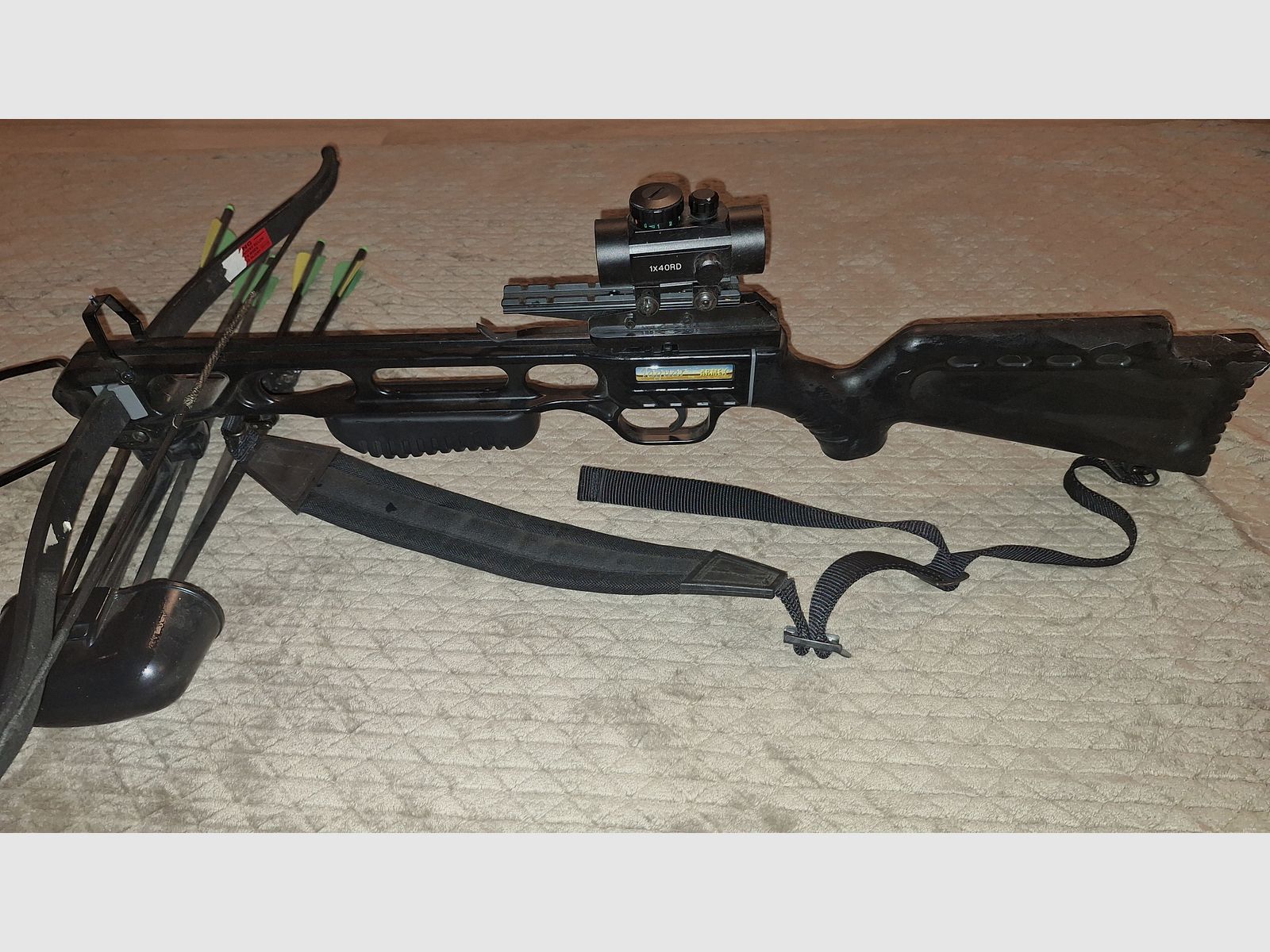 Recurve Armbrust Jaguar mit red dot und Carbon Pfeilen