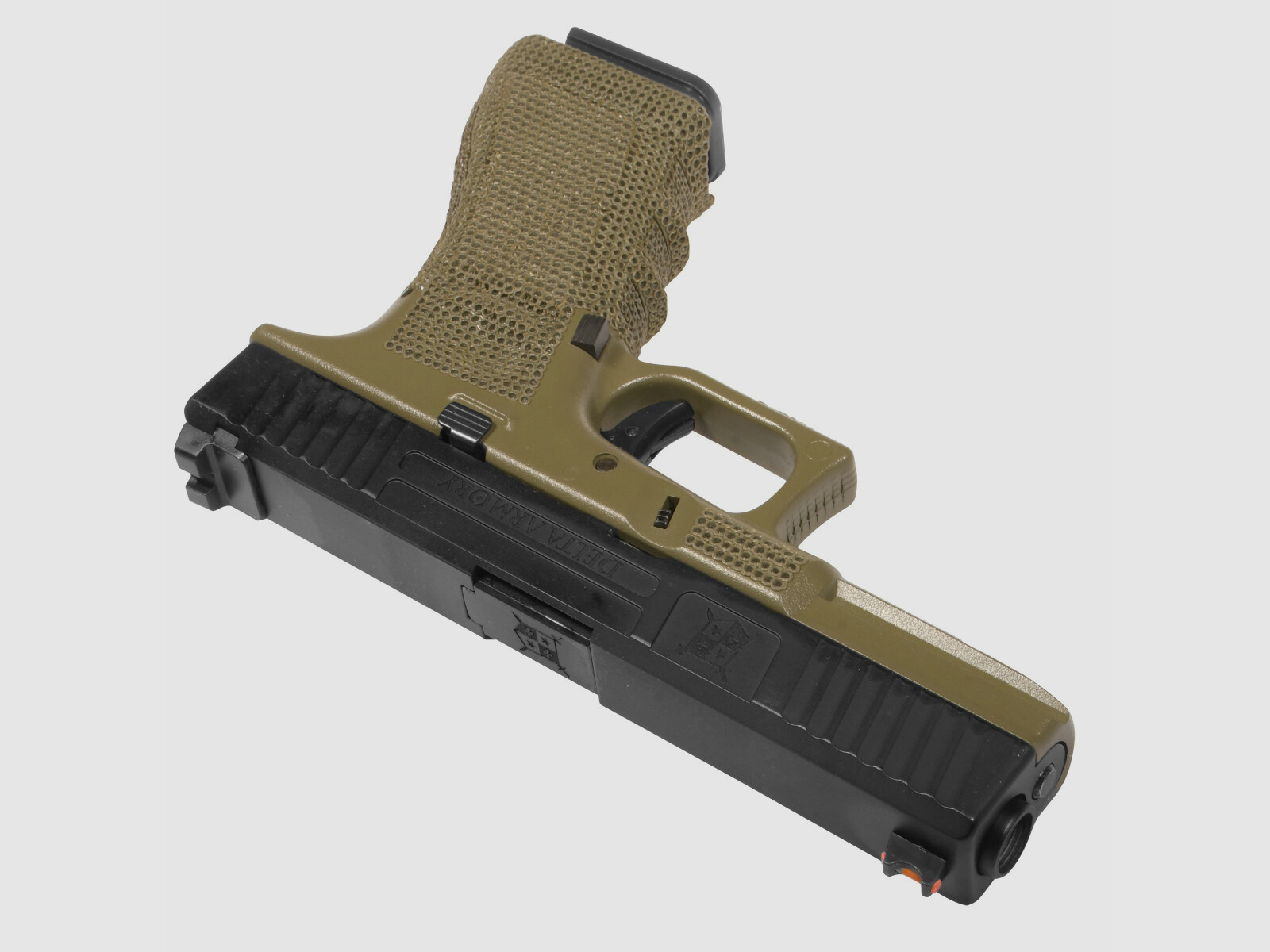 P04 GBB Airsoft Pistole in Oliv | Delta Armory