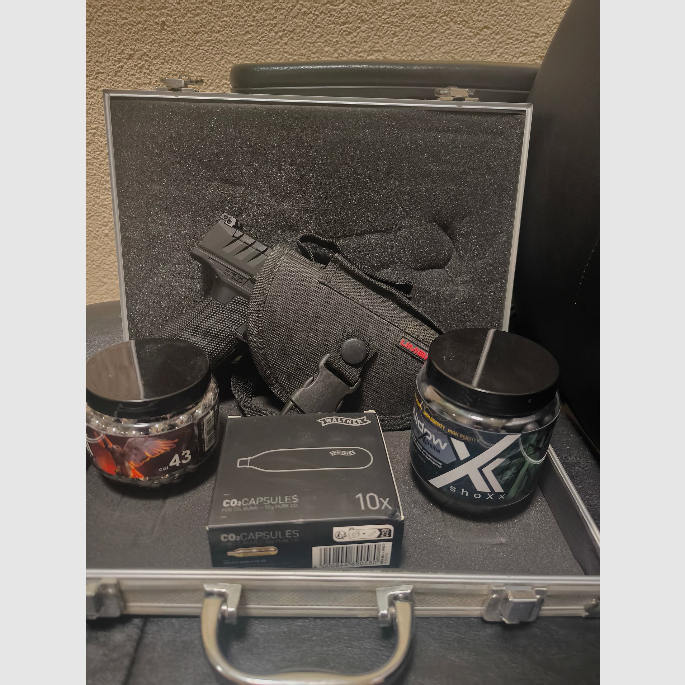 ⚠️ Achtung MagFed Freunde, Walther PDP Compact 4 T4E, Kaliber .43 nur 1 Magazin zur Probe Geschossen, Funktionell & Optisch sehr  guten Zustand & Dichtung ist Absolut Dicht!! Sowie 1 Packung 10er Walther Co2-Kartuschen & Munition +Passenden Holster v. Umarex, ⚠️ Versandkosten Frei!! 