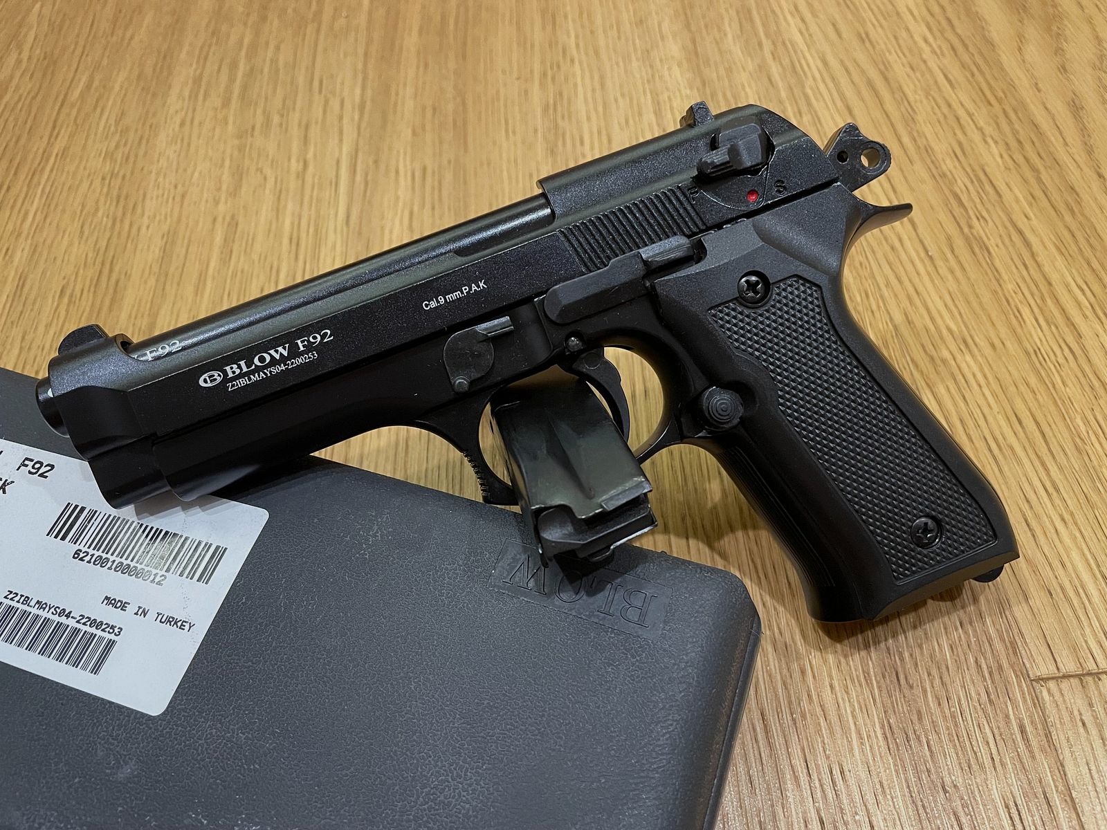 BLOW F92 Black / Black – 9 mm P.A.K. / Beretta 92F replica / Replica – EU-wide shipping / EU-wide shipping, image 1 of 4