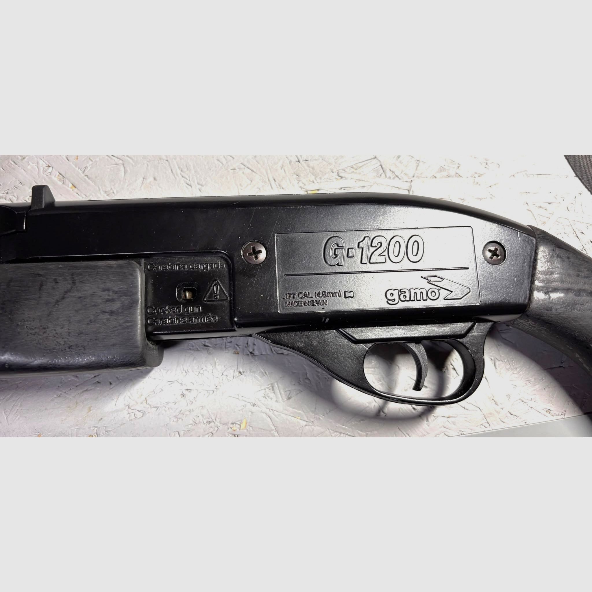 Gamo Pump Gun 1200 in 4.5 mm Diabolo Co 2 Antrieb Pulverbeschichterter Schaft Einzelstück