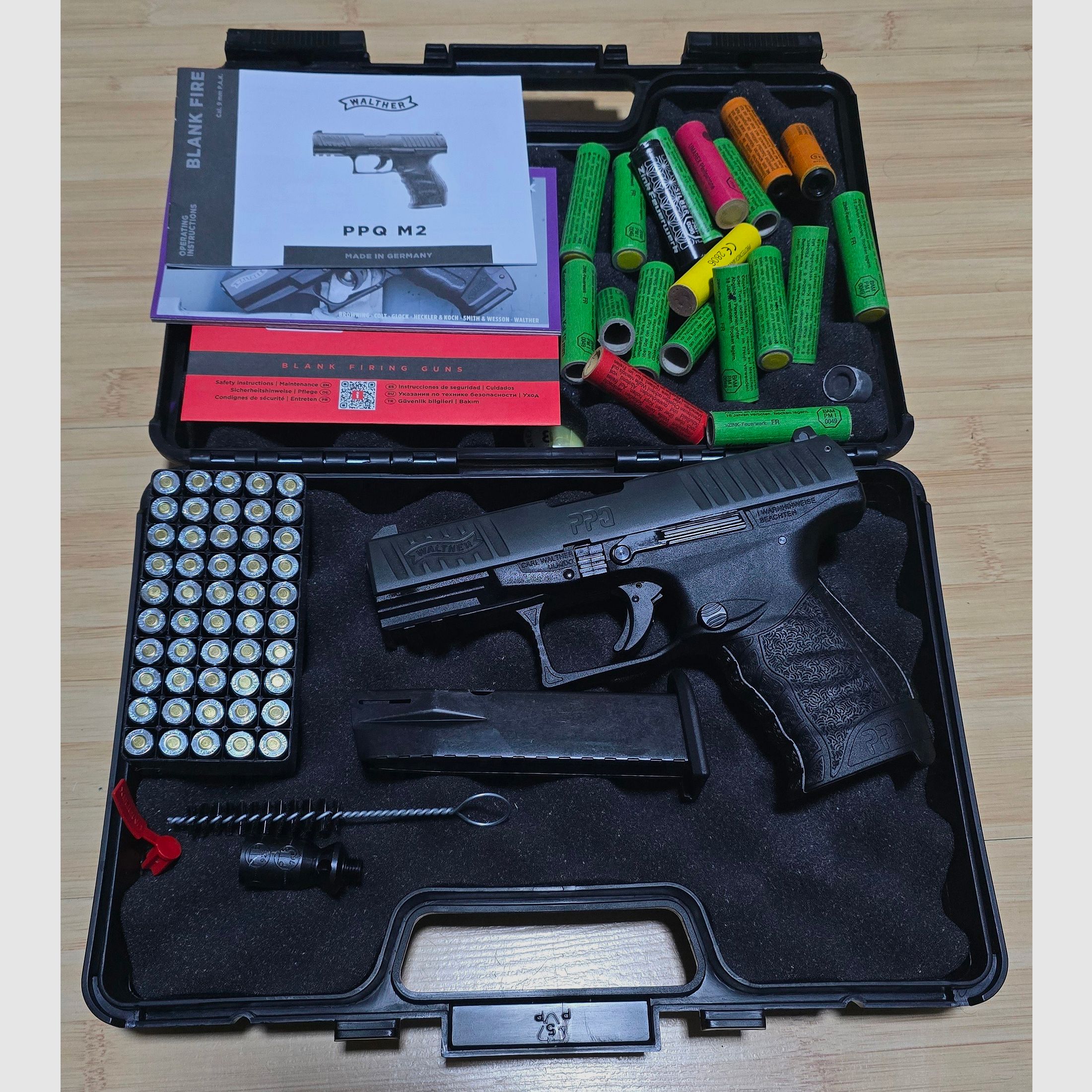 Walther PPQ Schreckschuss 9mm PAK Silvester Set Pyros