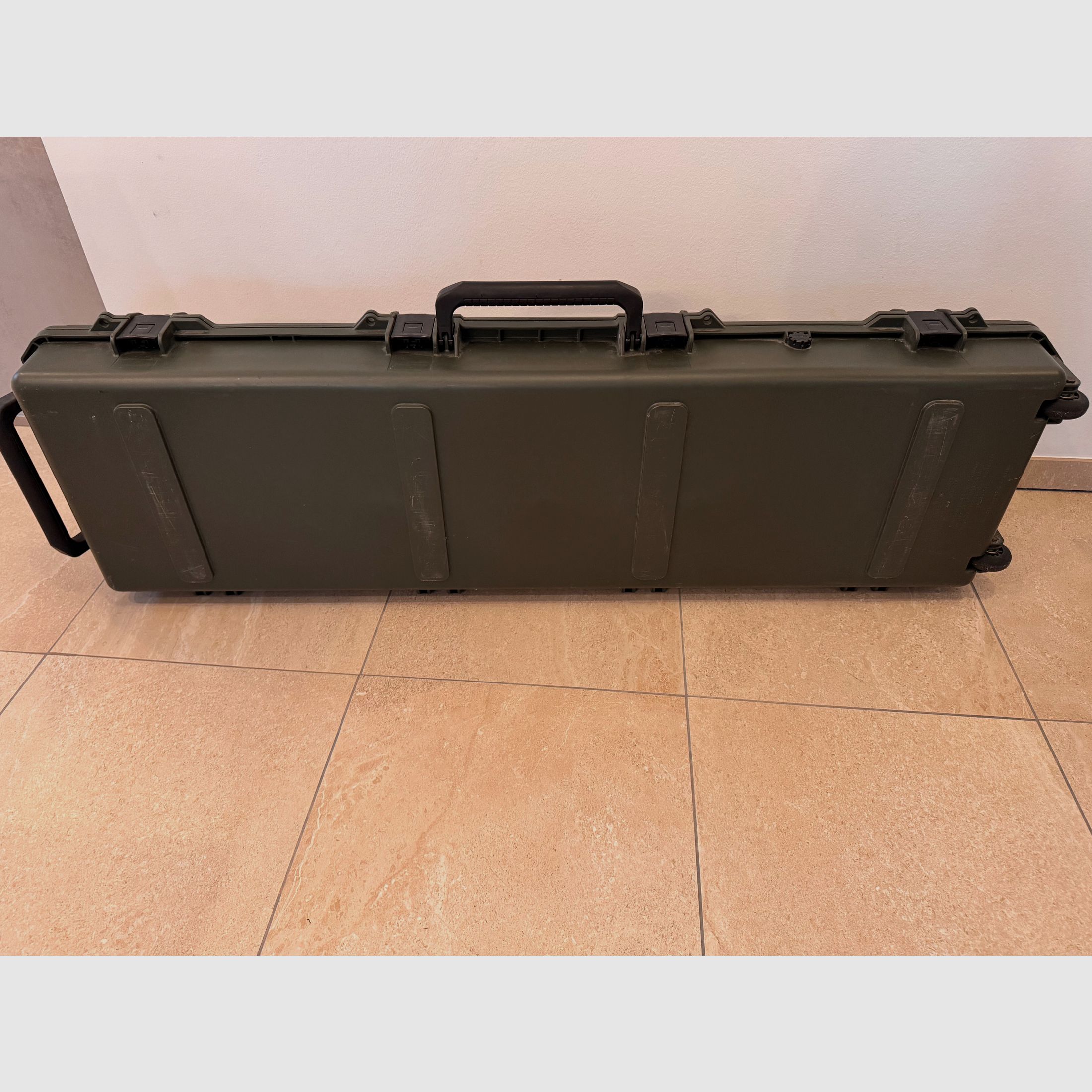 Storm Case iM3300 Gun Case Verde Oliva con Ruedas, incl. Espuma
