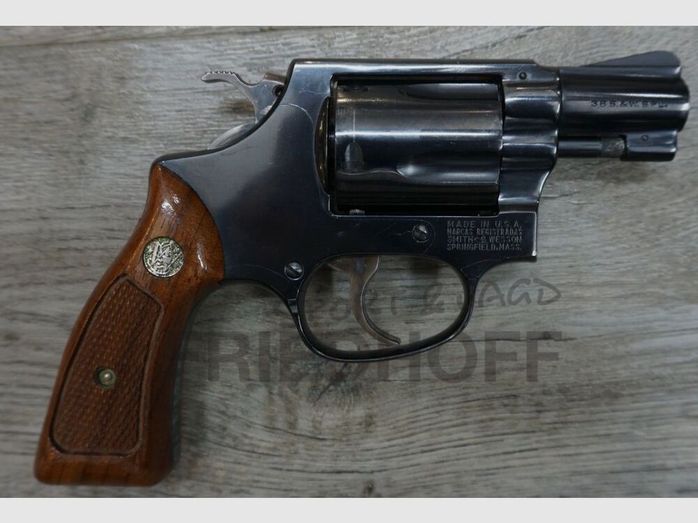 Smith & Wesson	 36