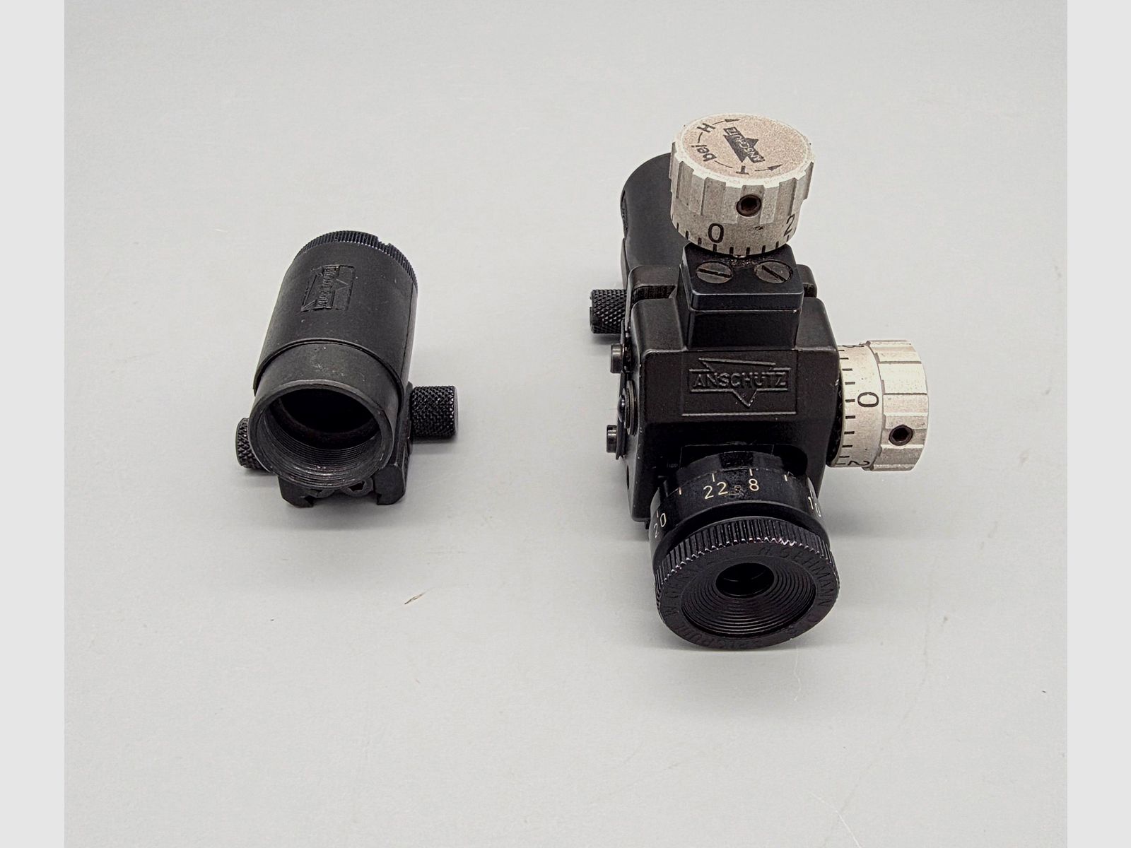 Anschütz Diopter und Korntunnel  6832 mit Stufenlos verstellbarer Irisblende 6805