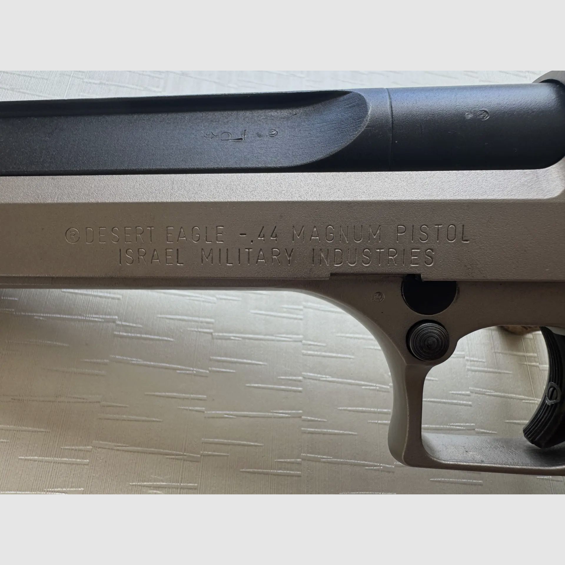 IMI Desert Eagle Kaliber .44 Magnum – Vernickelte Ausführung mit Abzugstuning