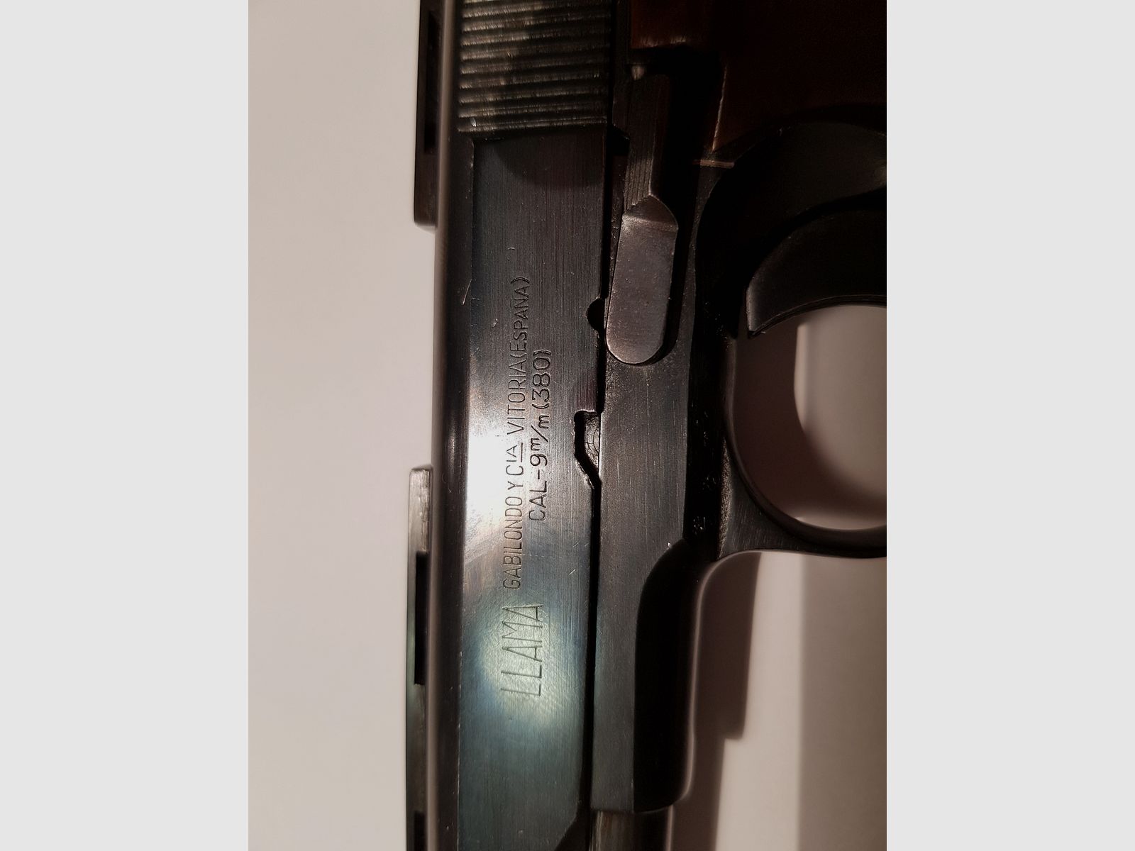 Pistool Llama Especial 9mm (380) kort