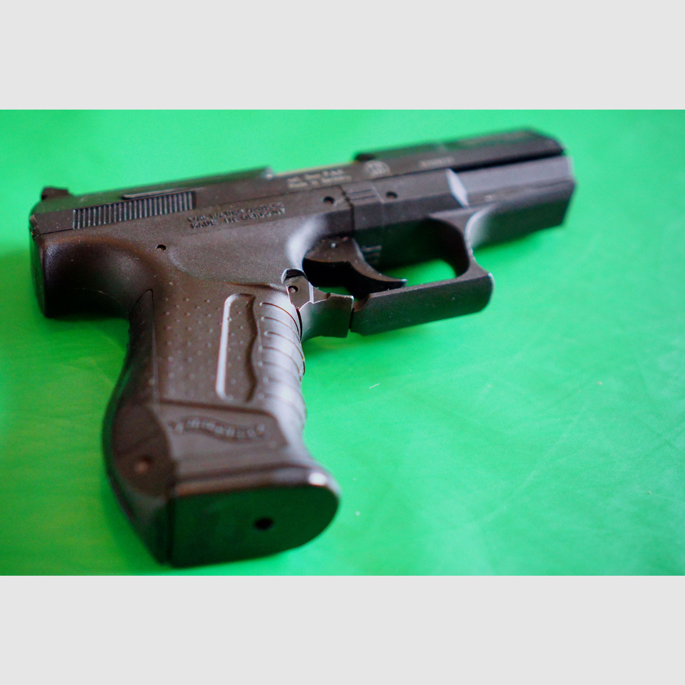 Walther P99 blank firing pistol 9mm P.A.K. (PTB 637) with holster - P 99 with EXTRA deep barrel block