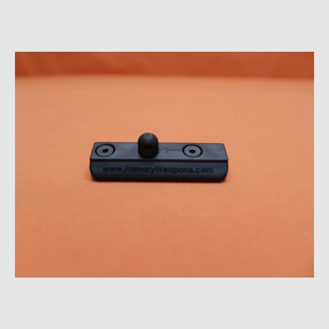 PrimaryWeaponsSystems Primary Weapons KeyMod Zweibeinadapter für Typ Harris Polymer schwarz mit Riemenöse