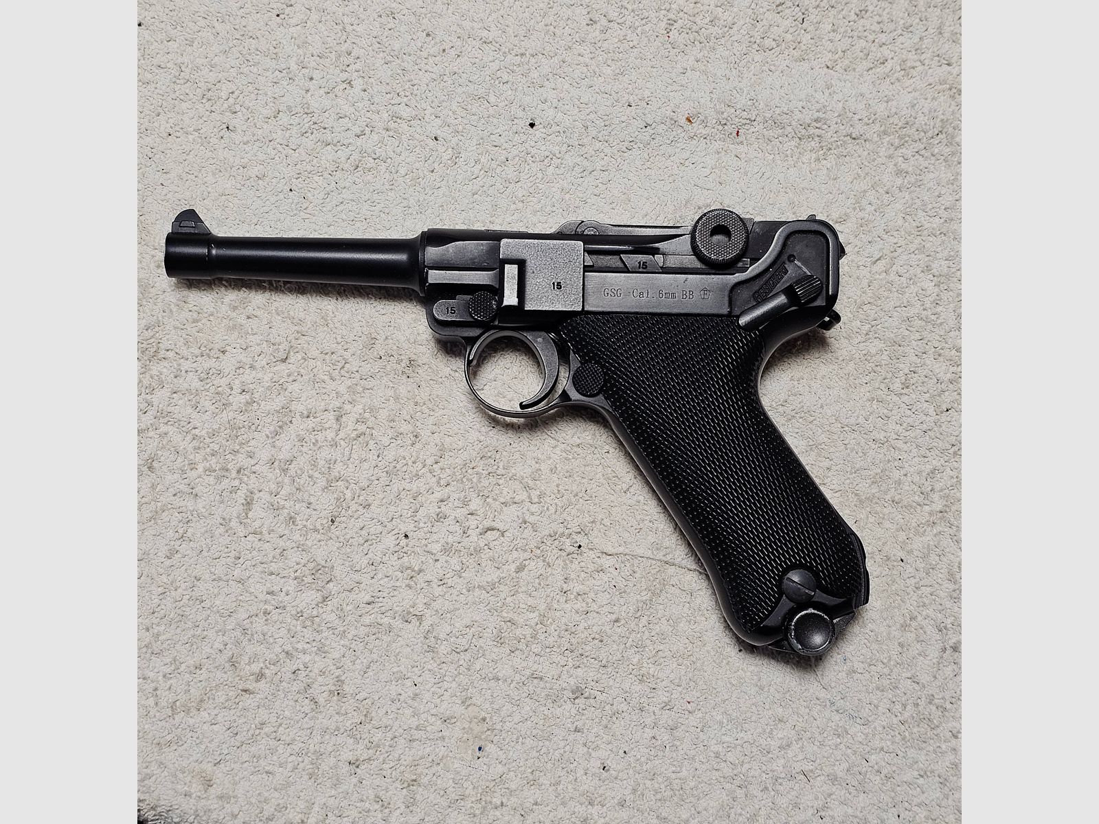 Pistola de airsoft 08