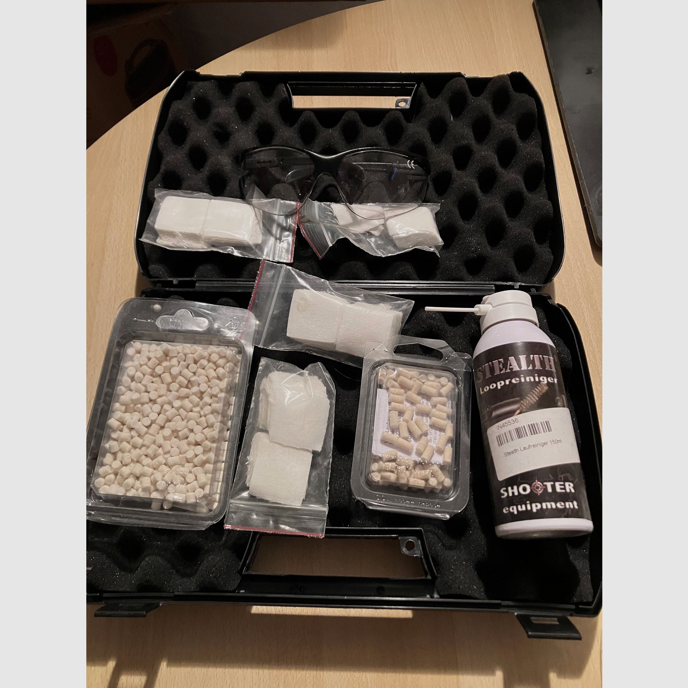 Luger P08 4.5mm Blowback z wyposażeniem