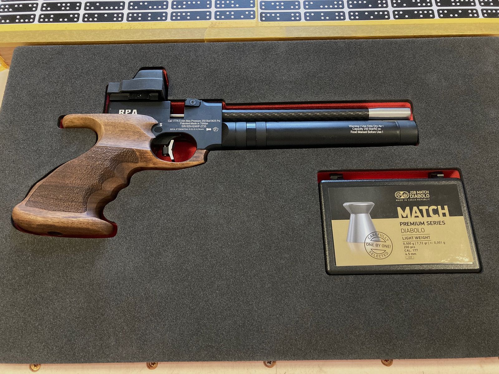 CNC-gefräste Koffereinlagen aus festem Schaumstoff