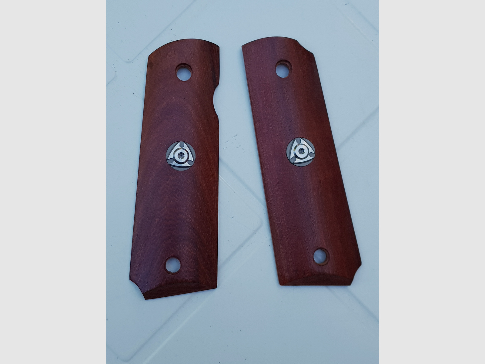 Grip panels of the Colt 1911 P.A.K