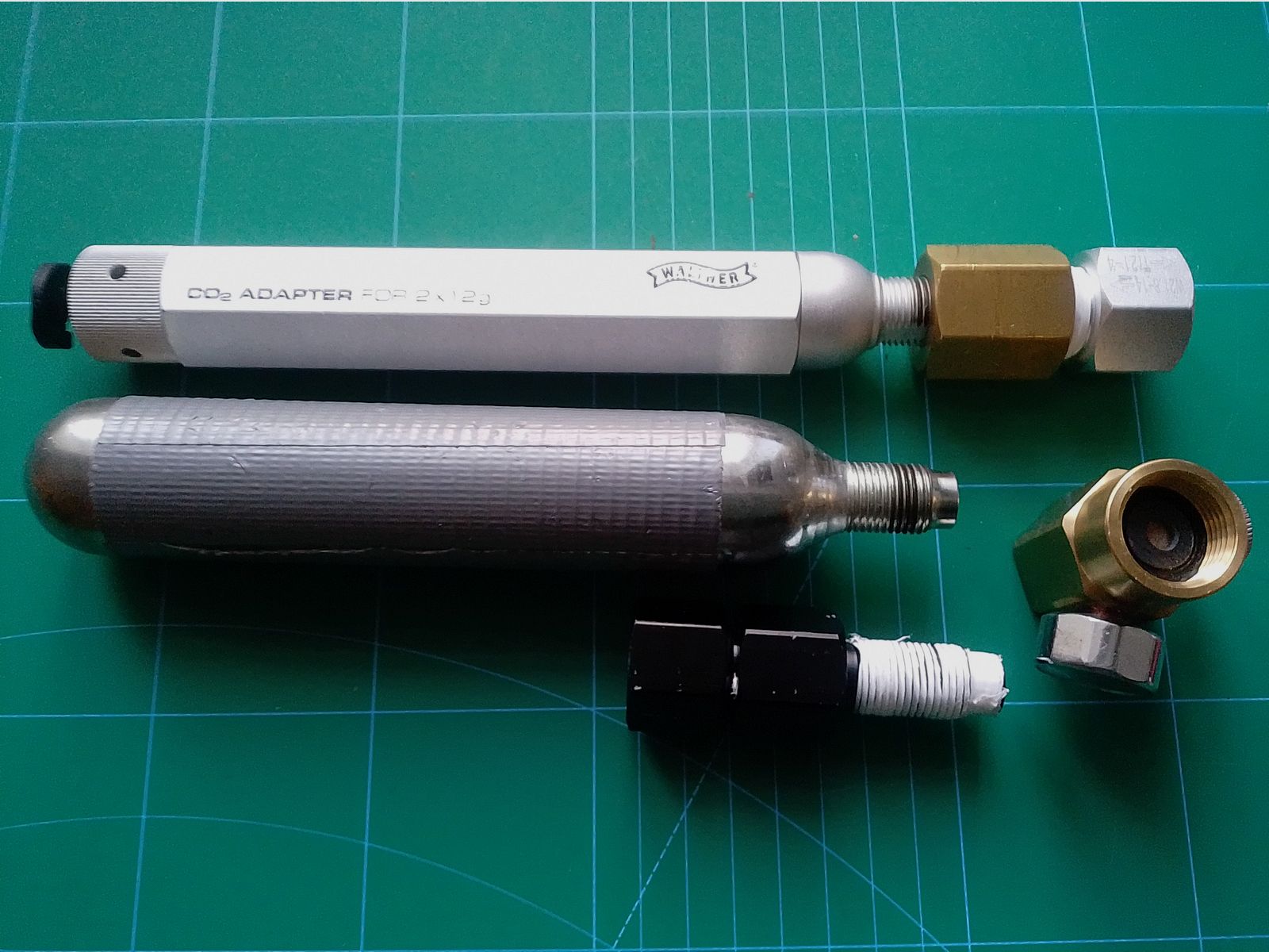 CO2 Adapter 88 Gramm + 12 Gramm Kartusche Adapter Soda Stream Airmagnum Gasflasche