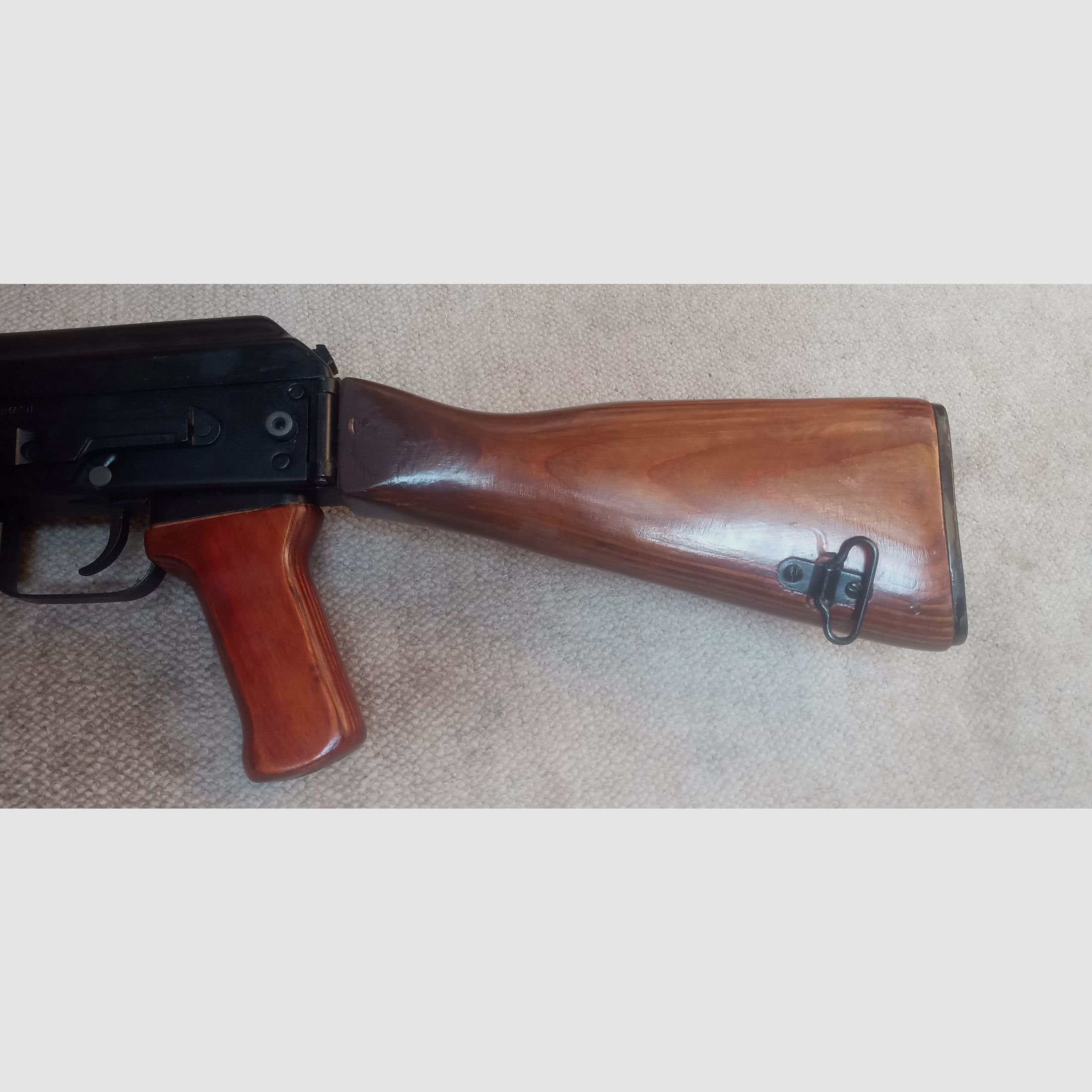 Russischer AK Holzschaft mit Adapter für Yunker Co2 Gewehr im AK74 Festschaft Look