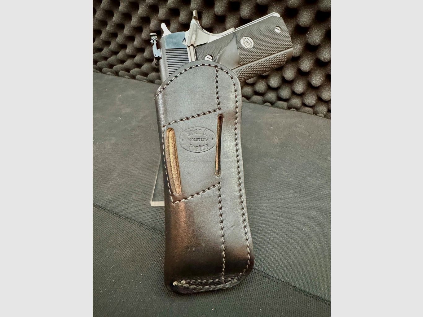Brian C. Foster belt holster, quick-draw holster, CZ75, 1911, pistols without rail.