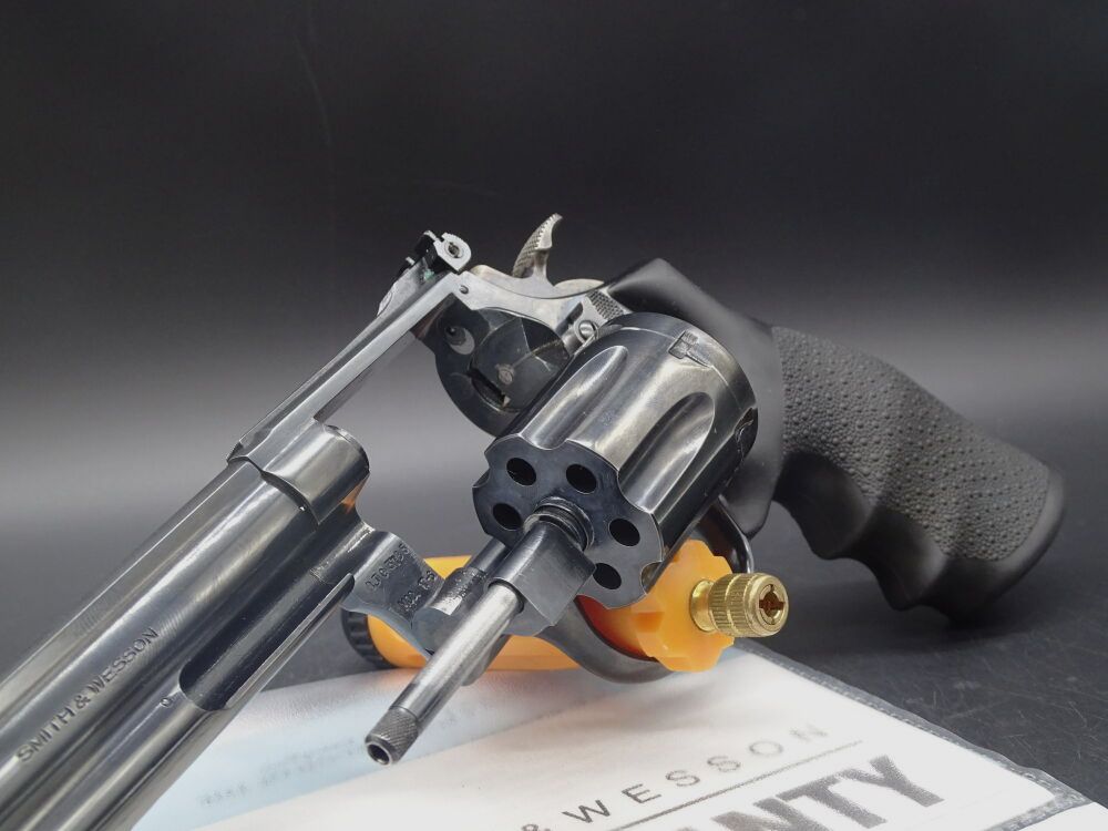 Smith & Wesson Mod 17-6 Kaliber .22lr 6" Brüniert 17-6