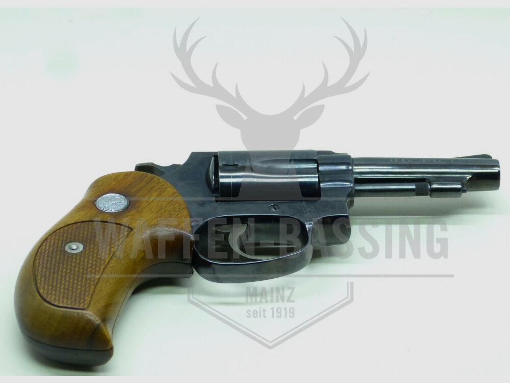 Smith & Wesson	 36