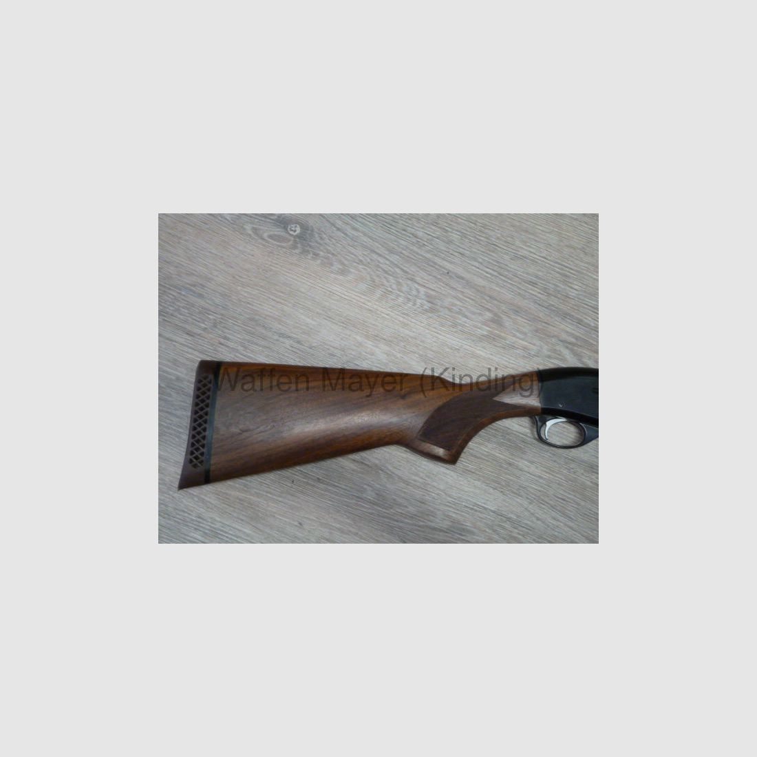 Fusil à chargement automatique SKB