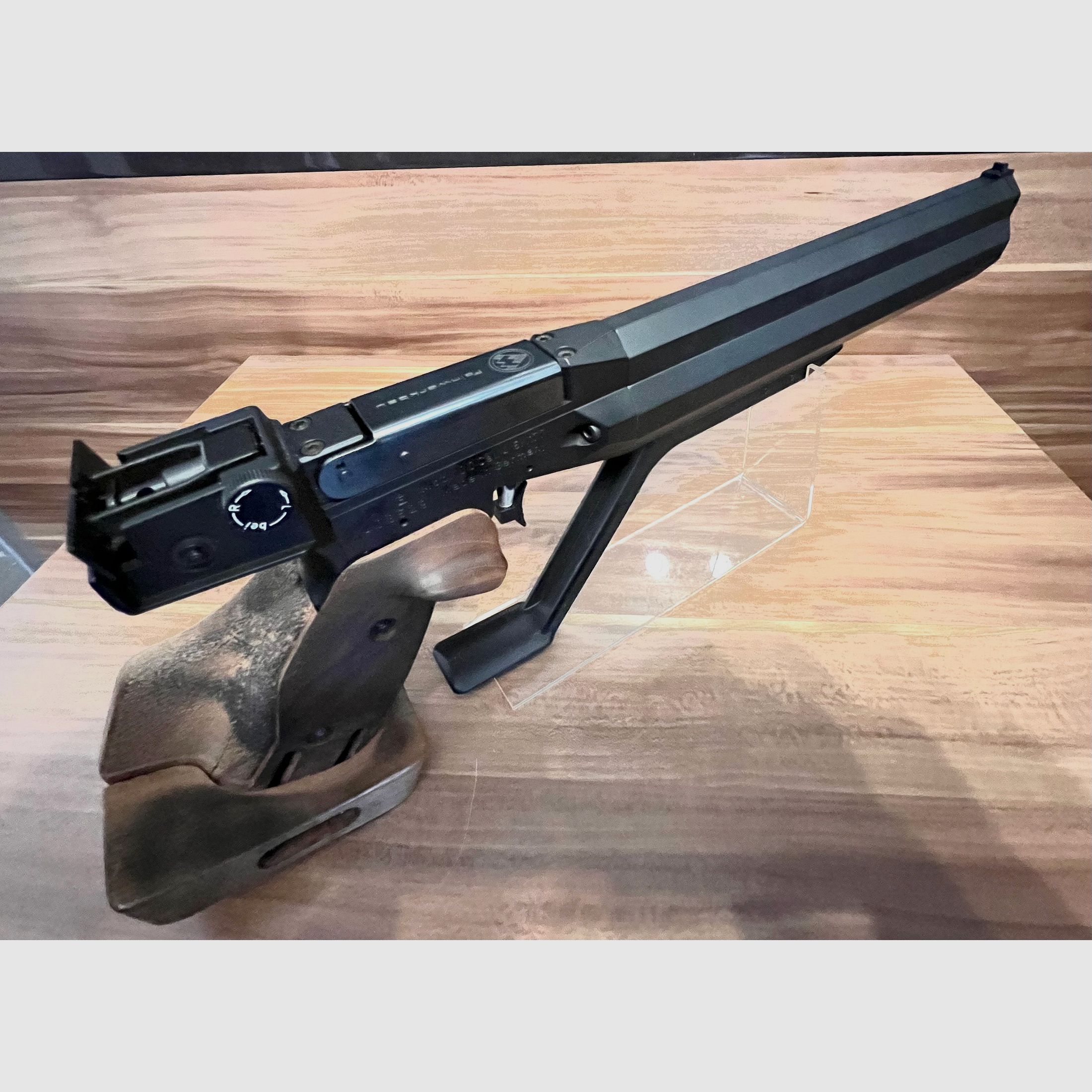 Match air pistol Feinwerkbau 100