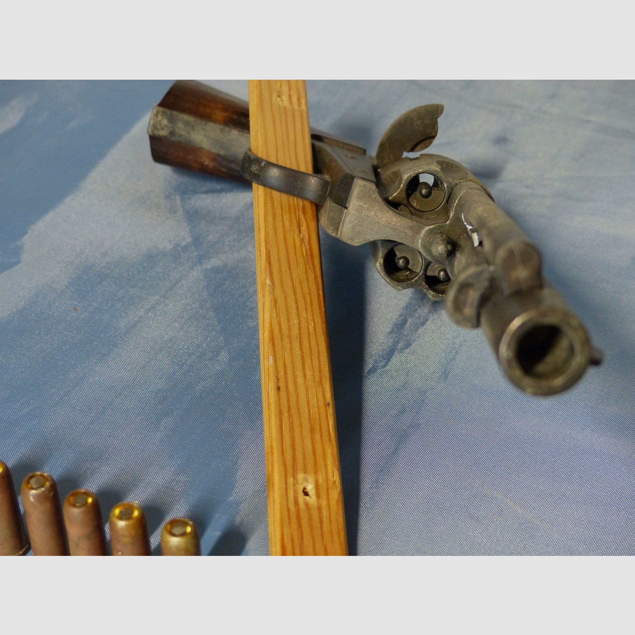 Colt Revolver Single Action Army Cal. .45  Vollmetall Deko wohl 70er, Bild 8 von 12