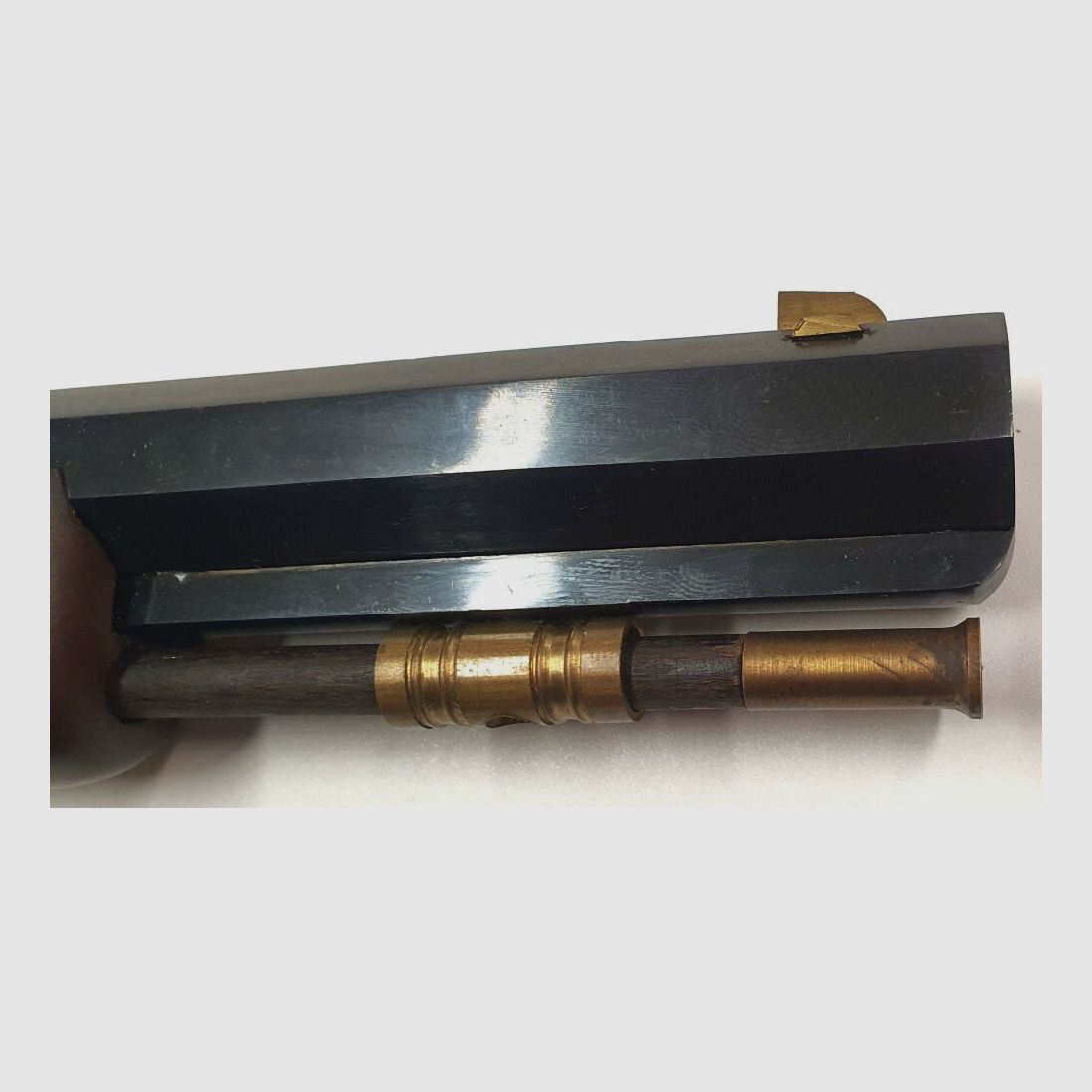 Pistolet perkusyjny Mendi