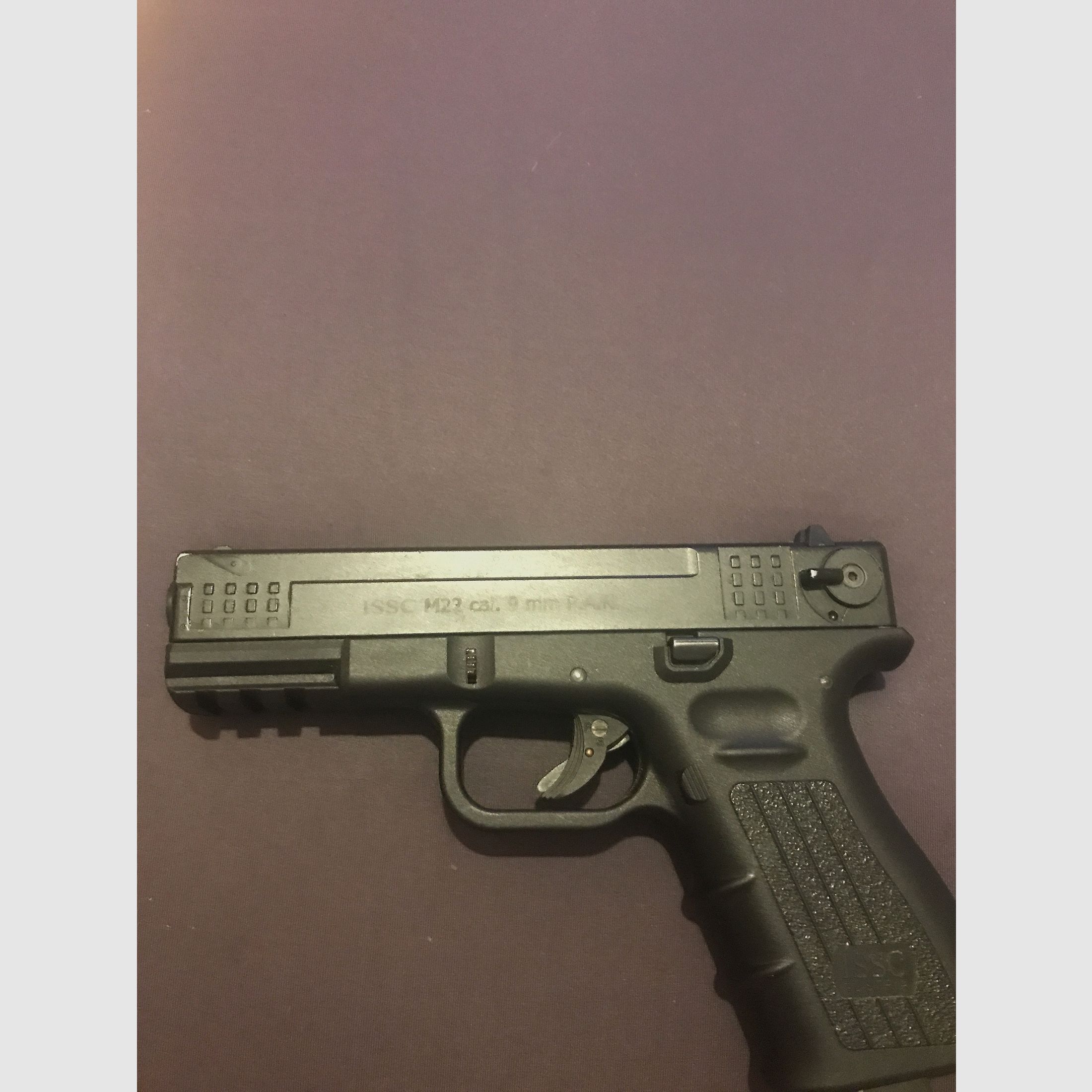 ISSC M22 cal.9mm P.A.K