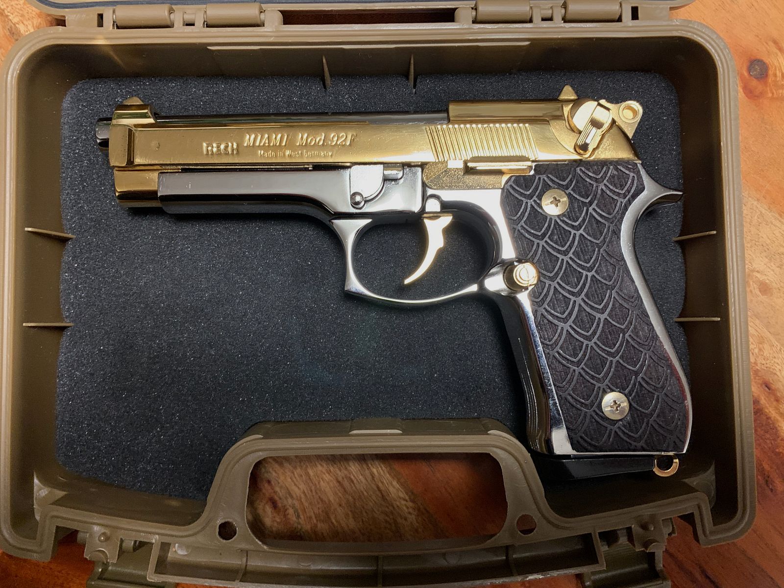 Reck Miami 92F, 9mm P.A.K. 24k gold-plated and chrome-plated