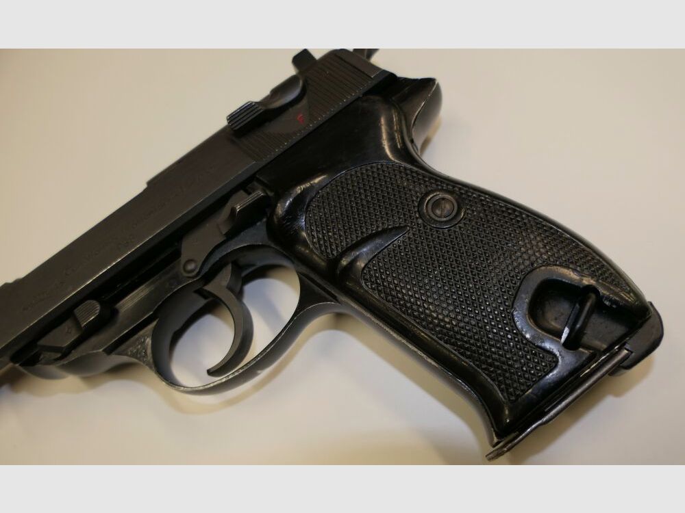 Wapenfabriek Walther Ulm Donau Pistool Walther P38 in het kaliber 9mm Para Inclusief accessoires