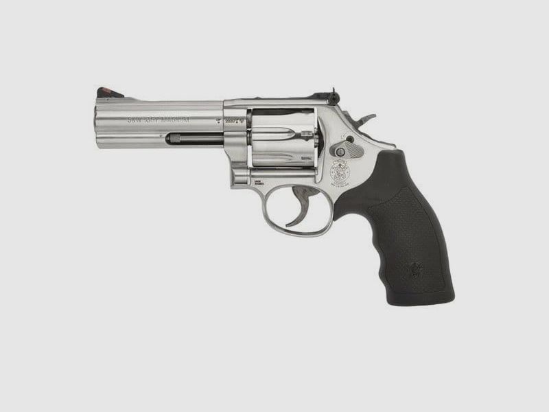 S&W 686 Plus 4" Revolver for 7 cartridges .357 Mag.