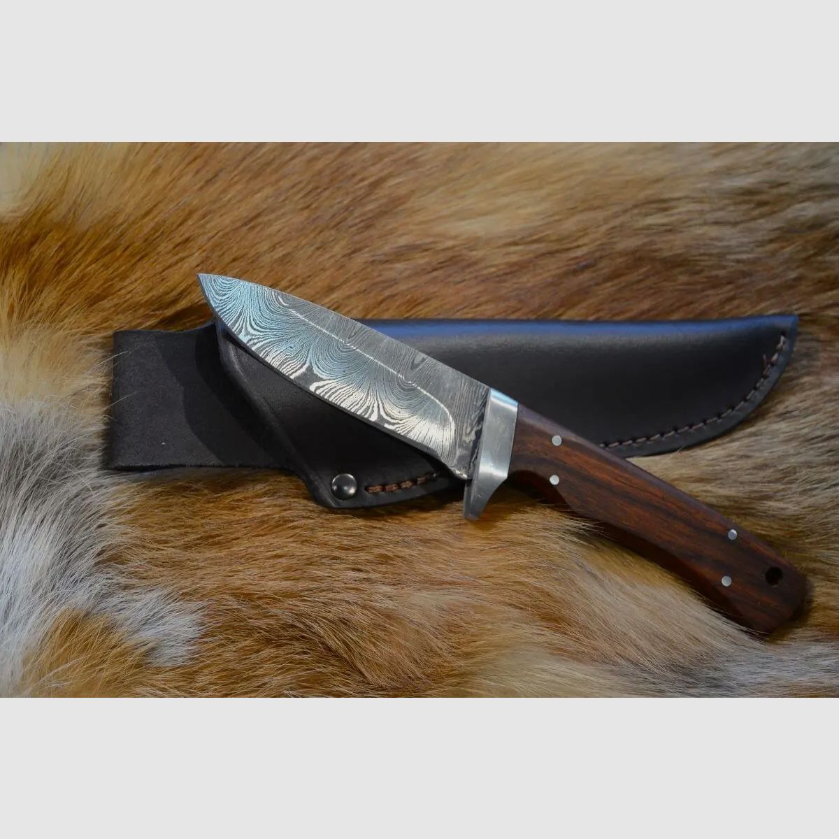 Alljagd Damast-Jagdmesser mit Eichenholzgriffschalen