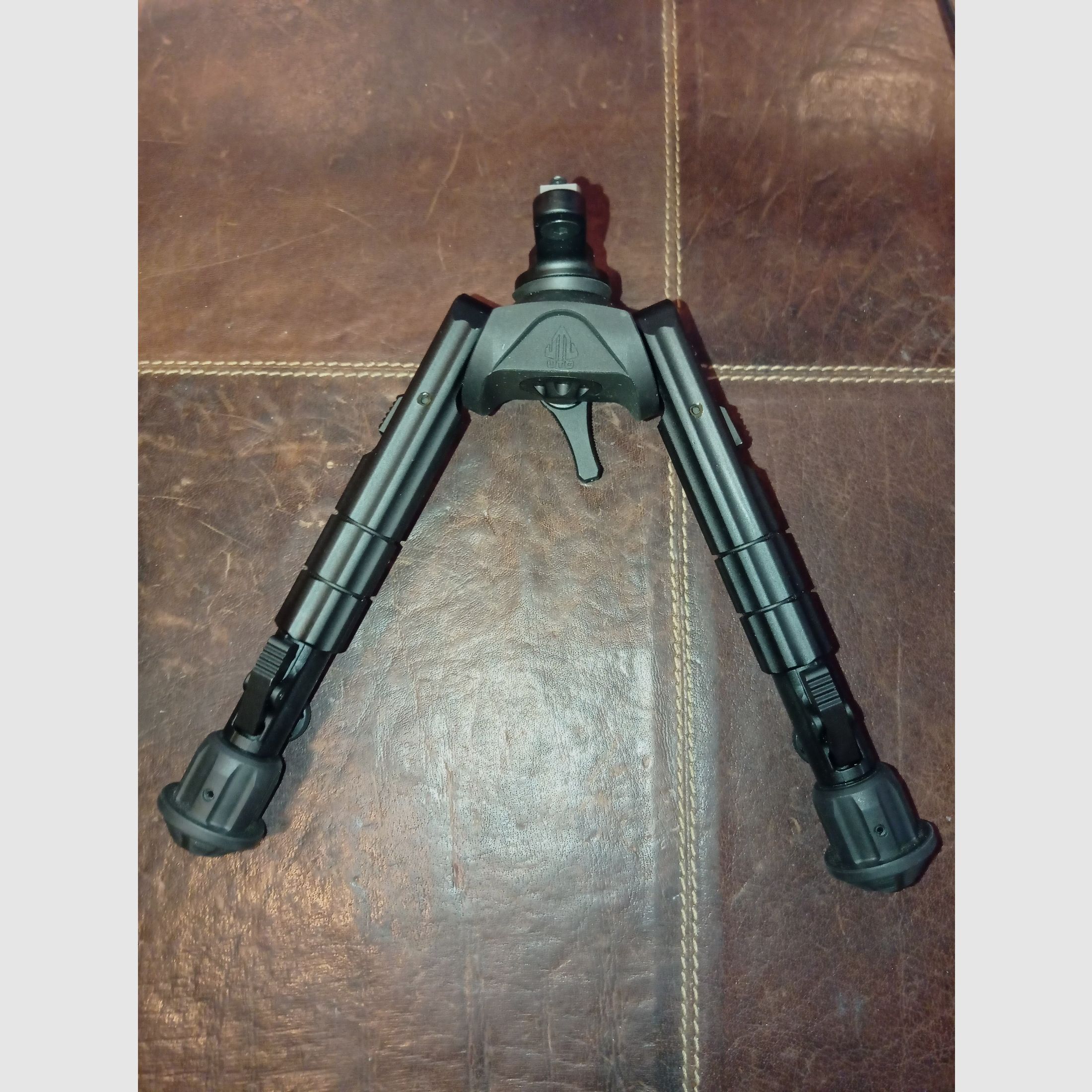 UTG TL-BPM01-B Recon 360 TL Zweibein 17,8 cm - 22,9 cm M-LOK