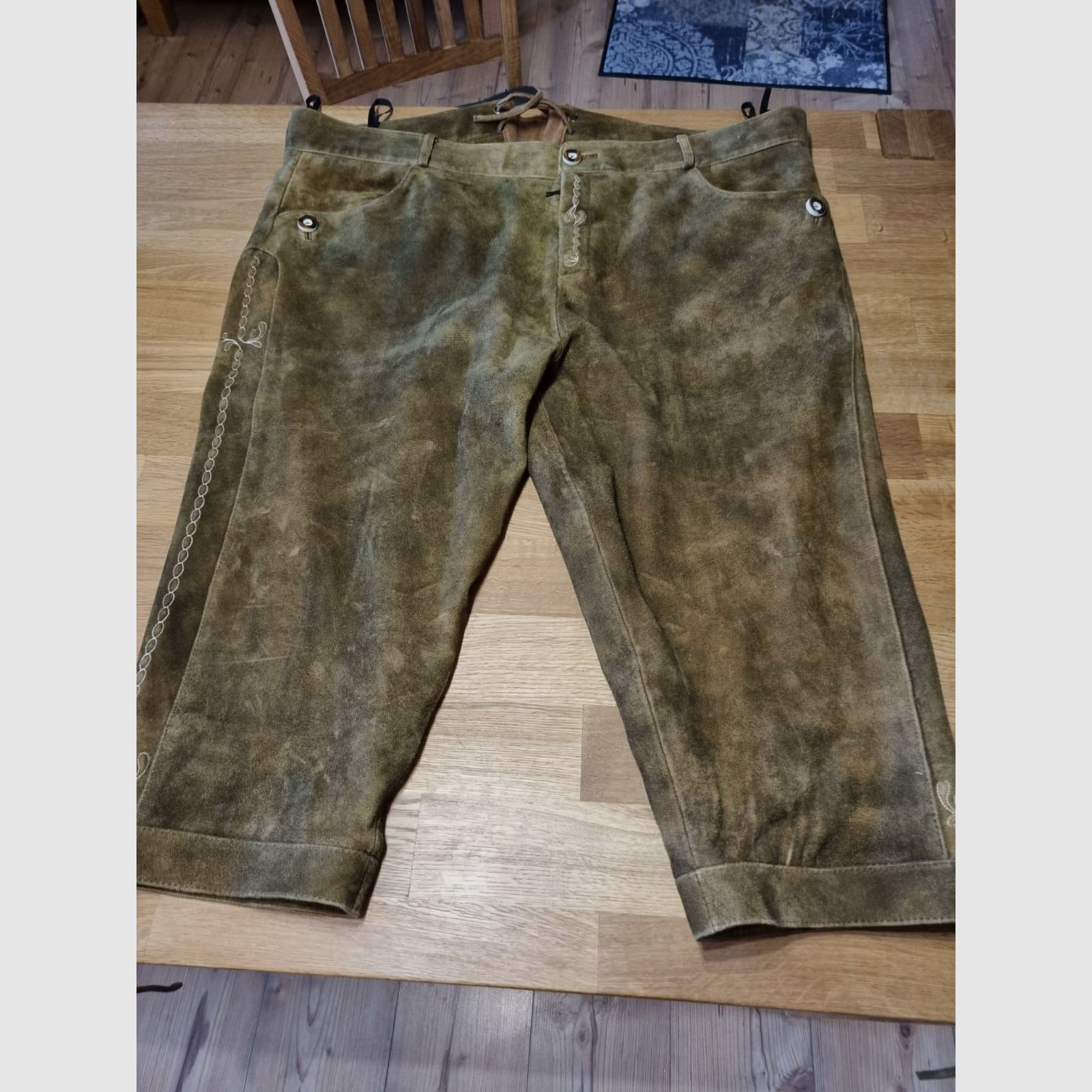 Kniebundlederhose