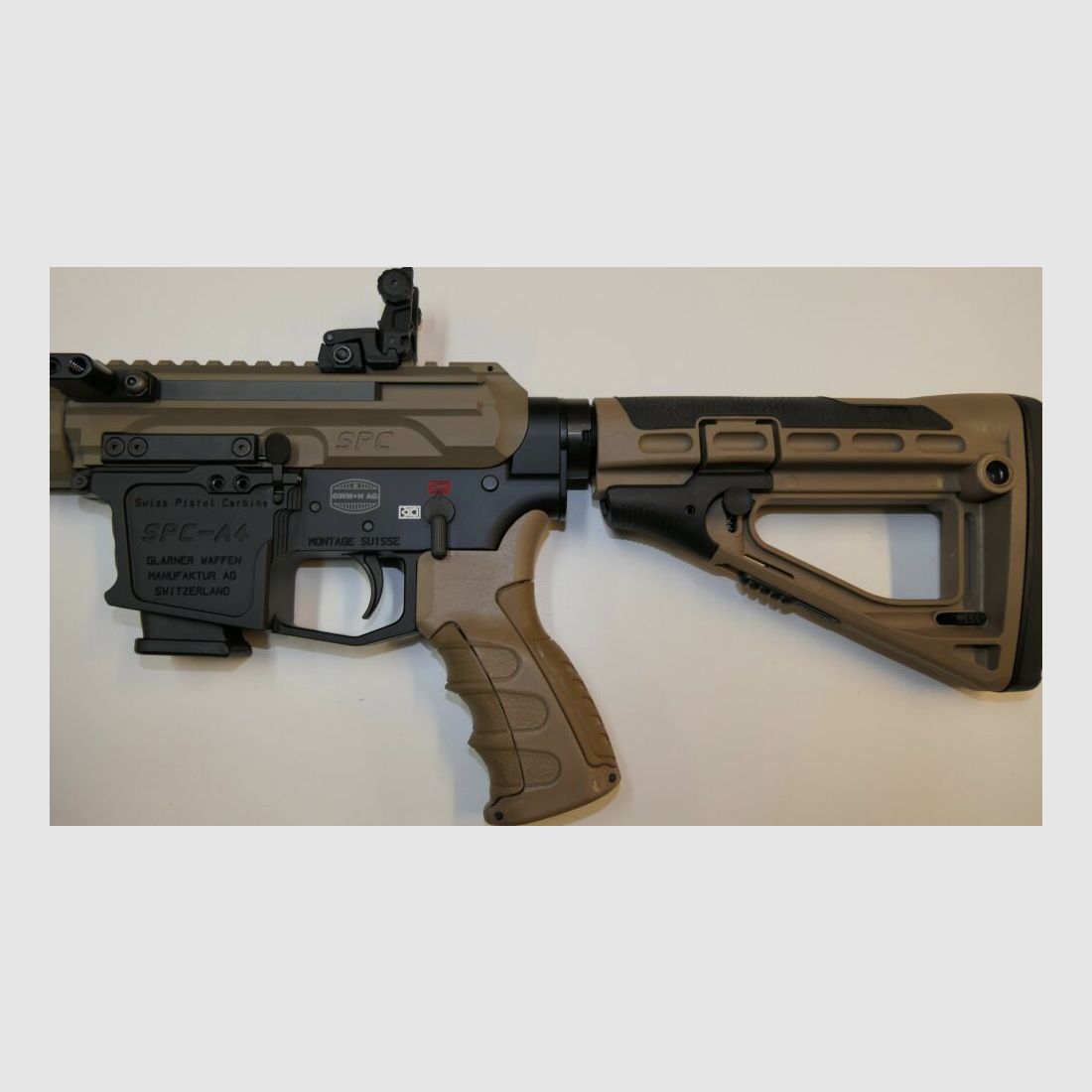 GWMH Selbstladebüchse GWMH SPC-HUNTER A4 10" (SWISS PISTOL CARBINE) FDE Kal.9x19 AR15 Glock Magazin